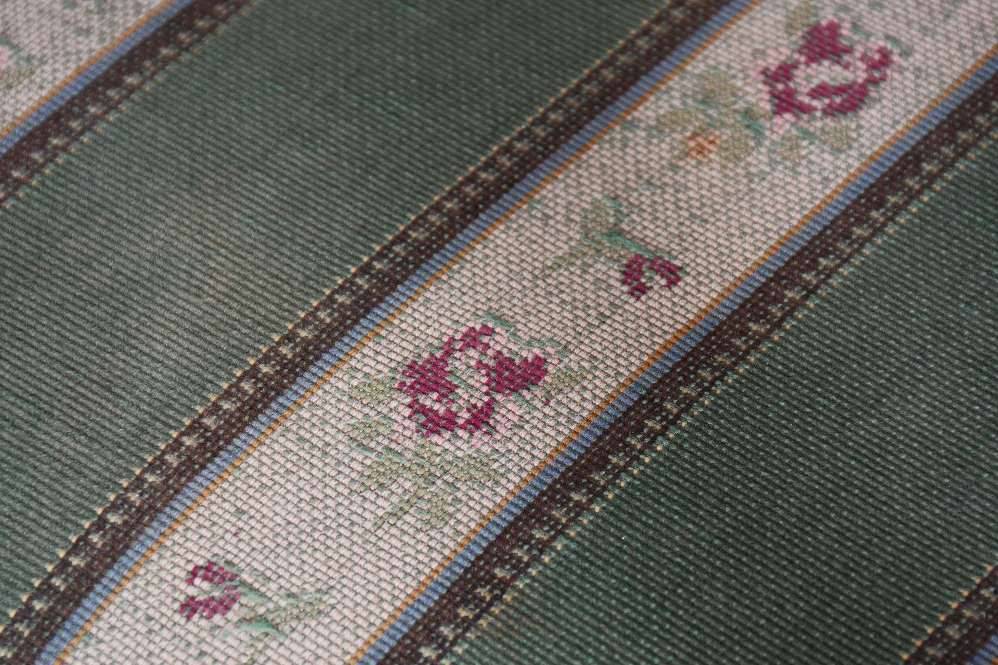 Poltrona Biedermeier restaurata con sgabello, Beeche, Oak, Ciliegio, Austria, anni '30 del XIX secolo in vendita 4
