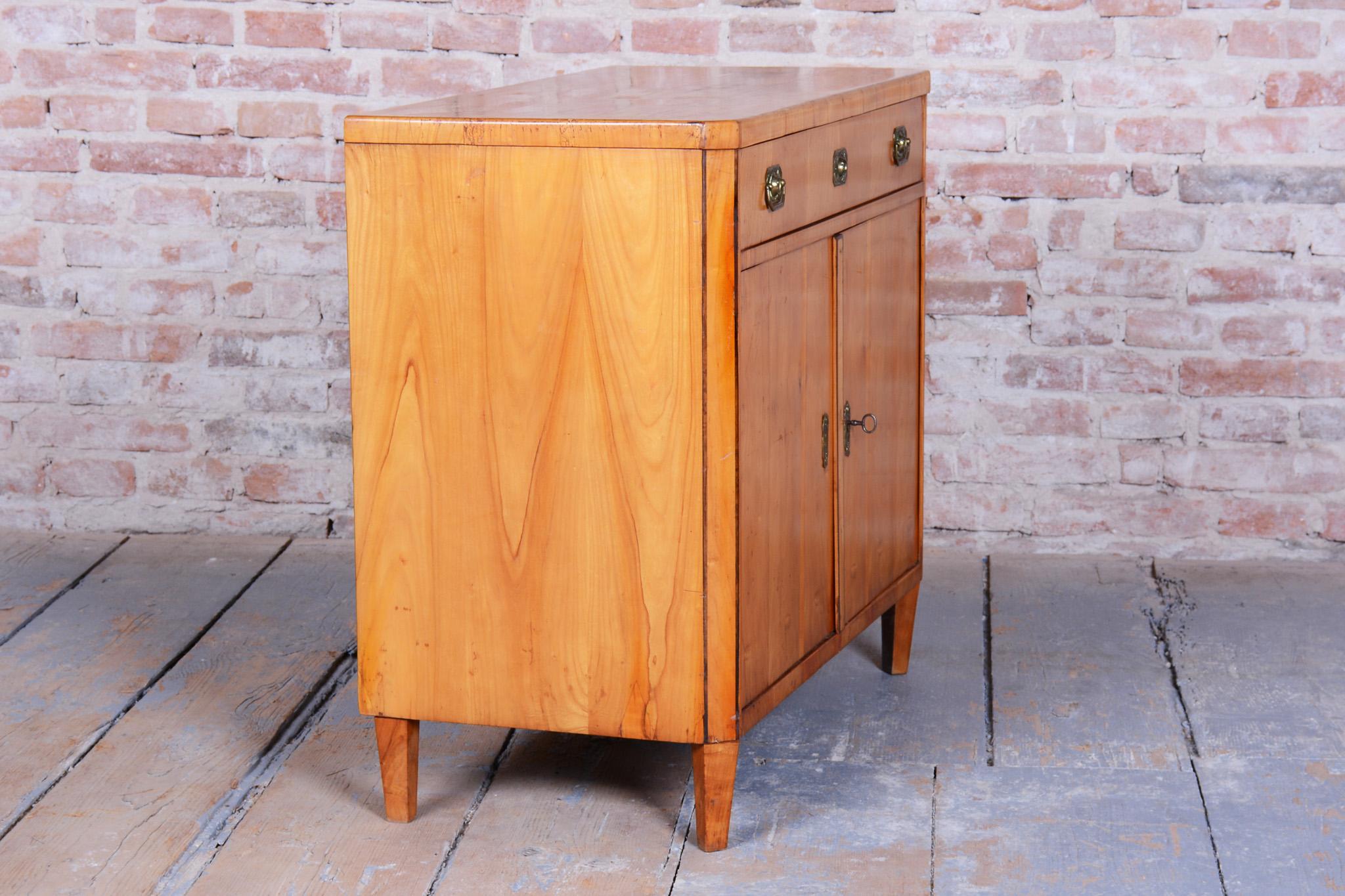 Mobile Biedermeier restaurato, ciliegio, abete rosso, ebano, polacco, ceco, anni '20 del XIX secolo in vendita 10