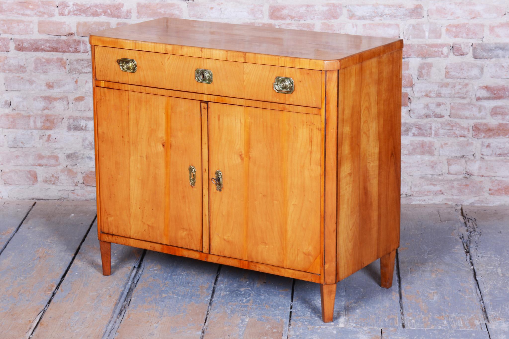Ceco Mobile Biedermeier restaurato, ciliegio, abete rosso, ebano, polacco, ceco, anni '20 del XIX secolo in vendita