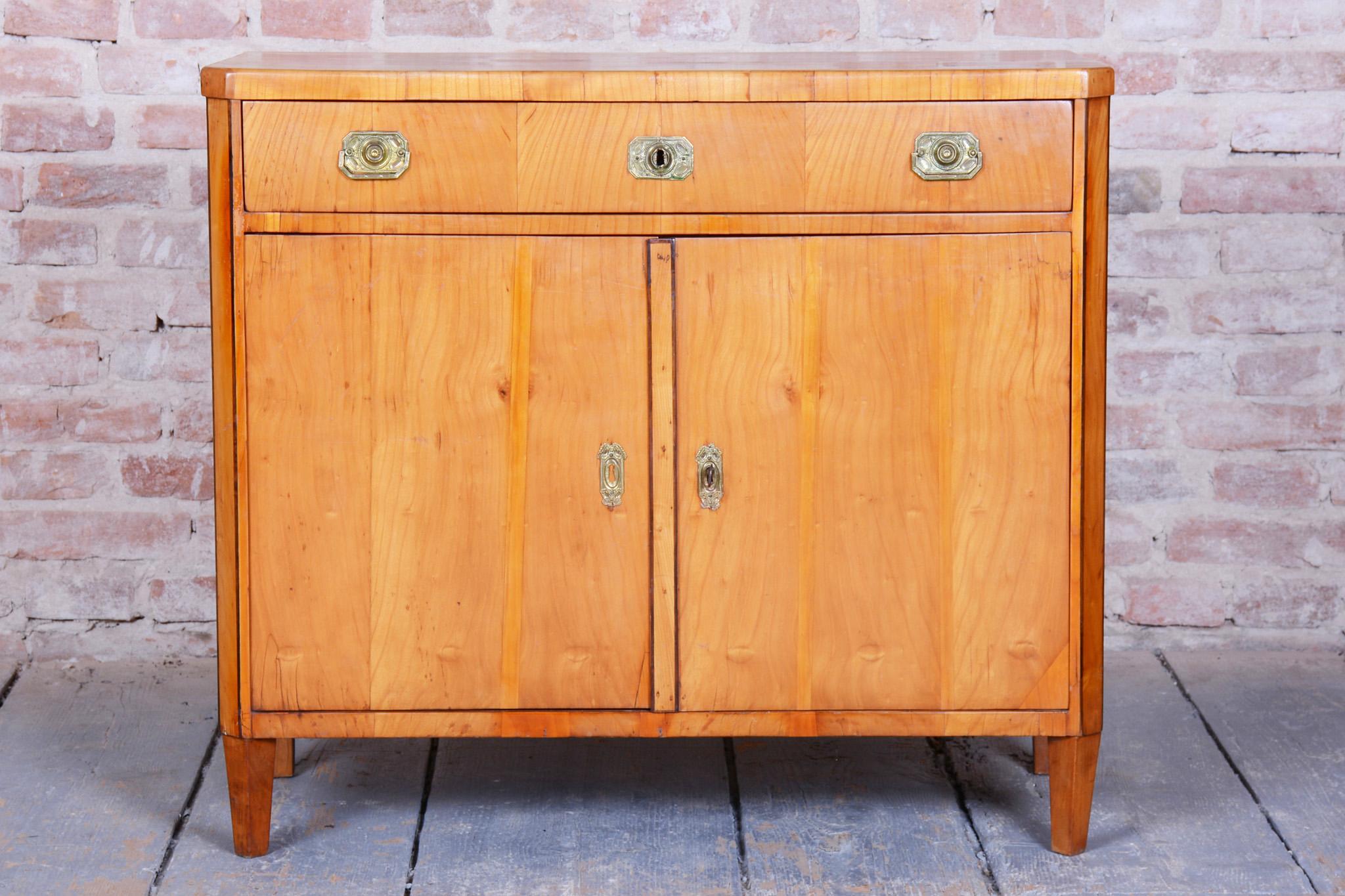 Mobile Biedermeier restaurato, ciliegio, abete rosso, ebano, polacco, ceco, anni '20 del XIX secolo In condizioni buone in vendita a Brandys nad Labem, Středočeský kraj