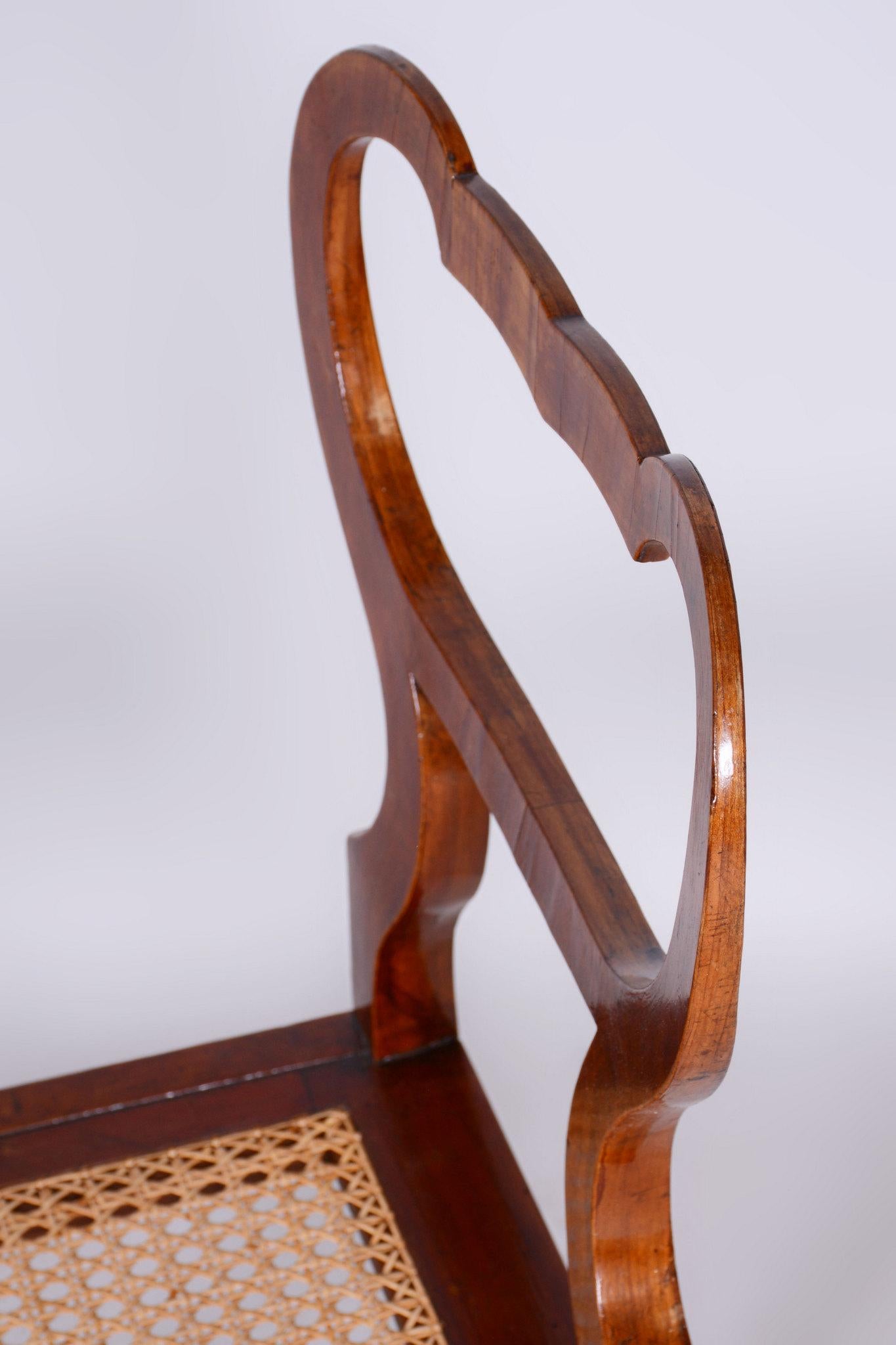 Restaurierter Biedermeier-Stuhl, Nussbaum Vener, Rattan, Polnisch, Österreich, 1830er Jahre im Angebot 1