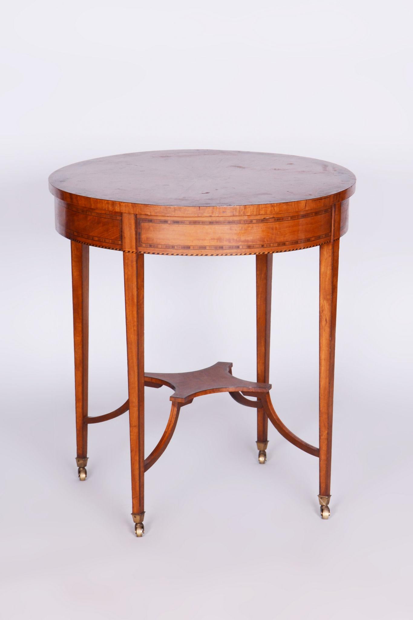 Restored Biedermeier Cherry-Tree Round Table, Detailed Marquetry, France, 1850s For Sale 5