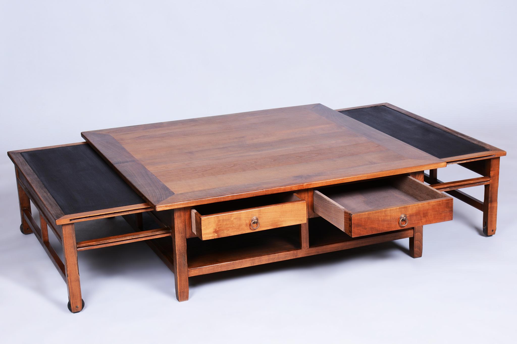 Français Table à café Biedermeier restaurée, cerisier, polonais ravivé, France, années 1890 en vente