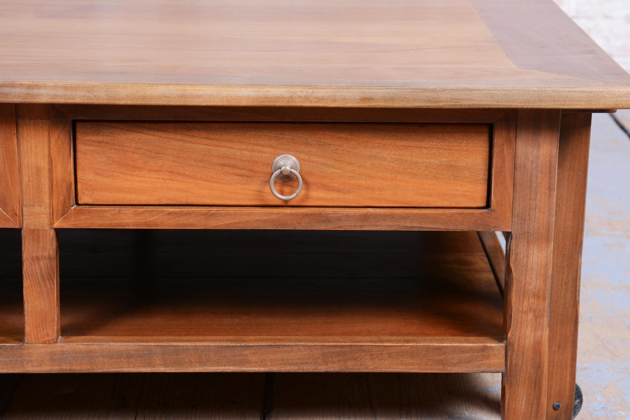 Fin du XIXe siècle Table à café Biedermeier restaurée, cerisier, polonais ravivé, France, années 1890 en vente