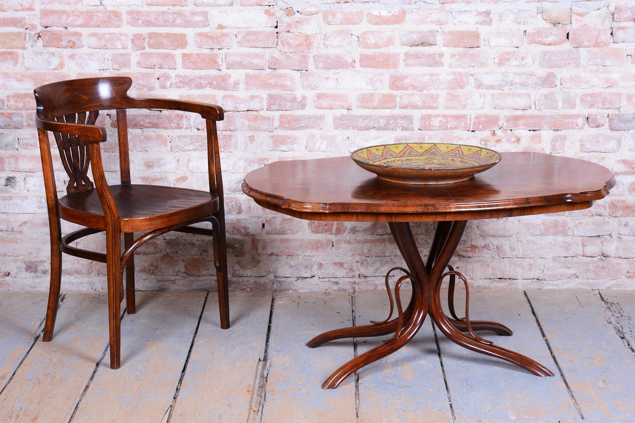 Restaurierter Biedermeier Couchtisch, Buche, Nussbaum, revitalisiert polnisch, tschechisch, 1880er im Angebot 9