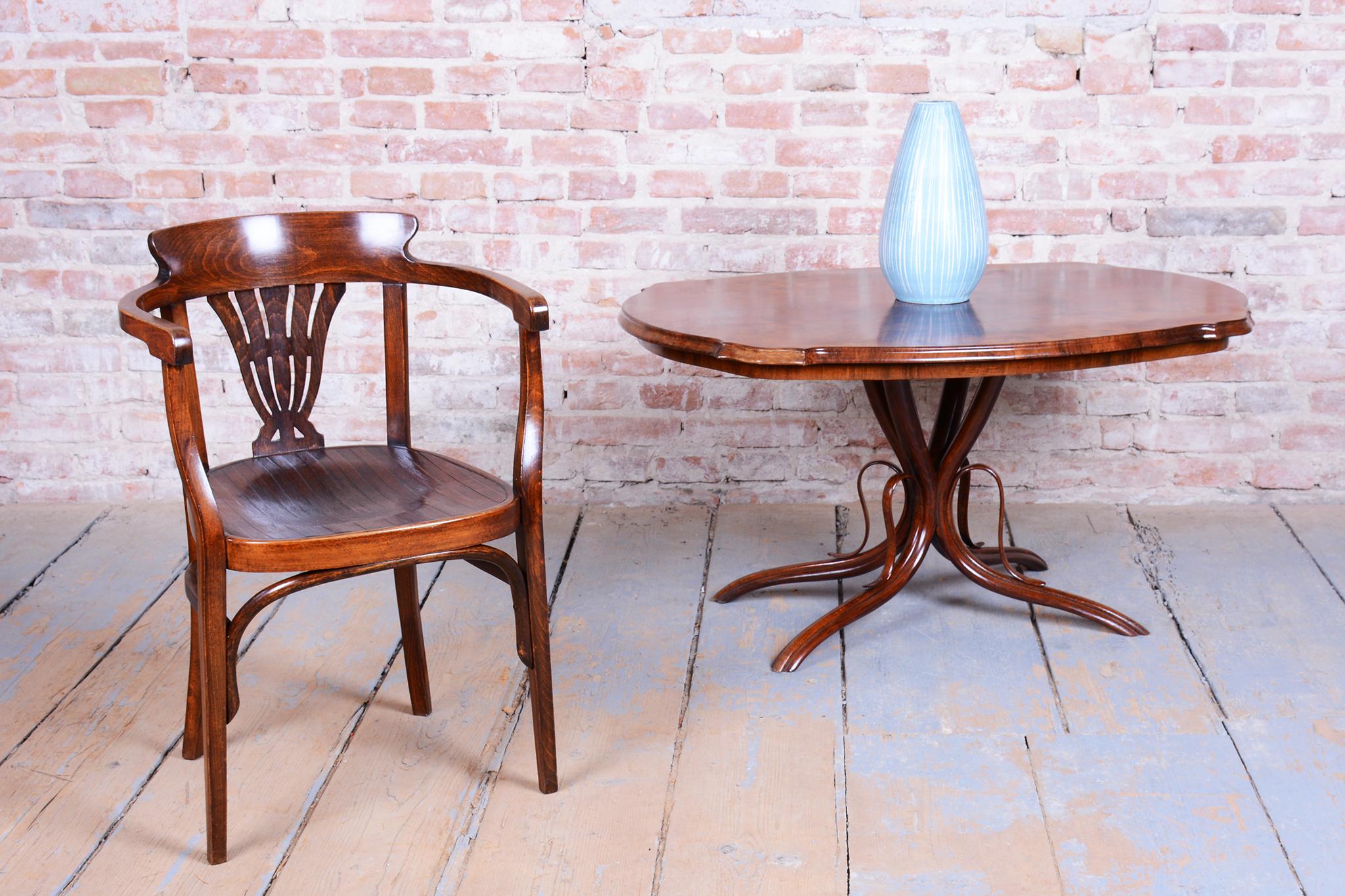 Restaurierter Biedermeier Couchtisch, Buche, Nussbaum, revitalisiert polnisch, tschechisch, 1880er im Angebot 10