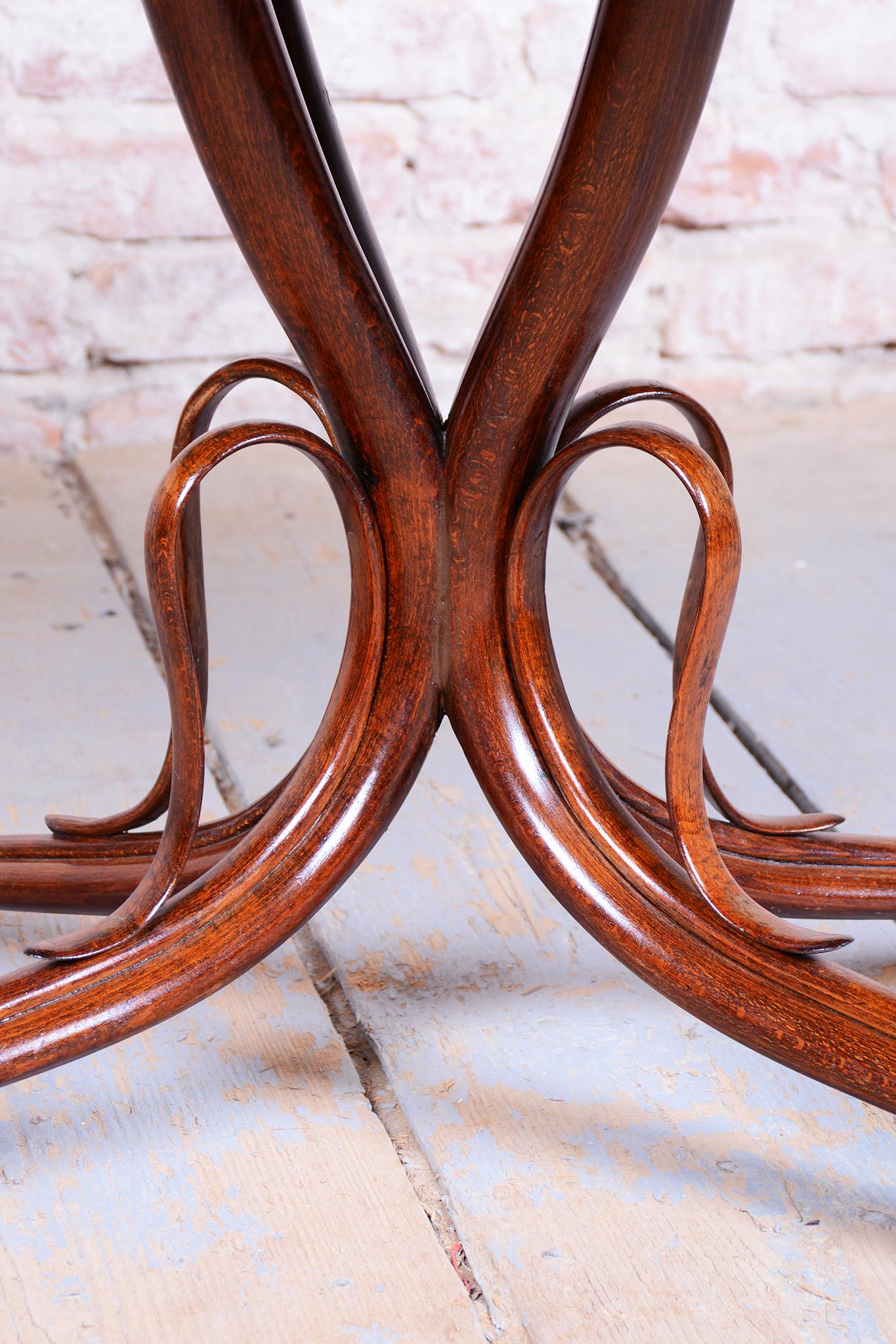 Restaurierter Biedermeier Couchtisch, Buche, Nussbaum, revitalisiert polnisch, tschechisch, 1880er im Angebot 3