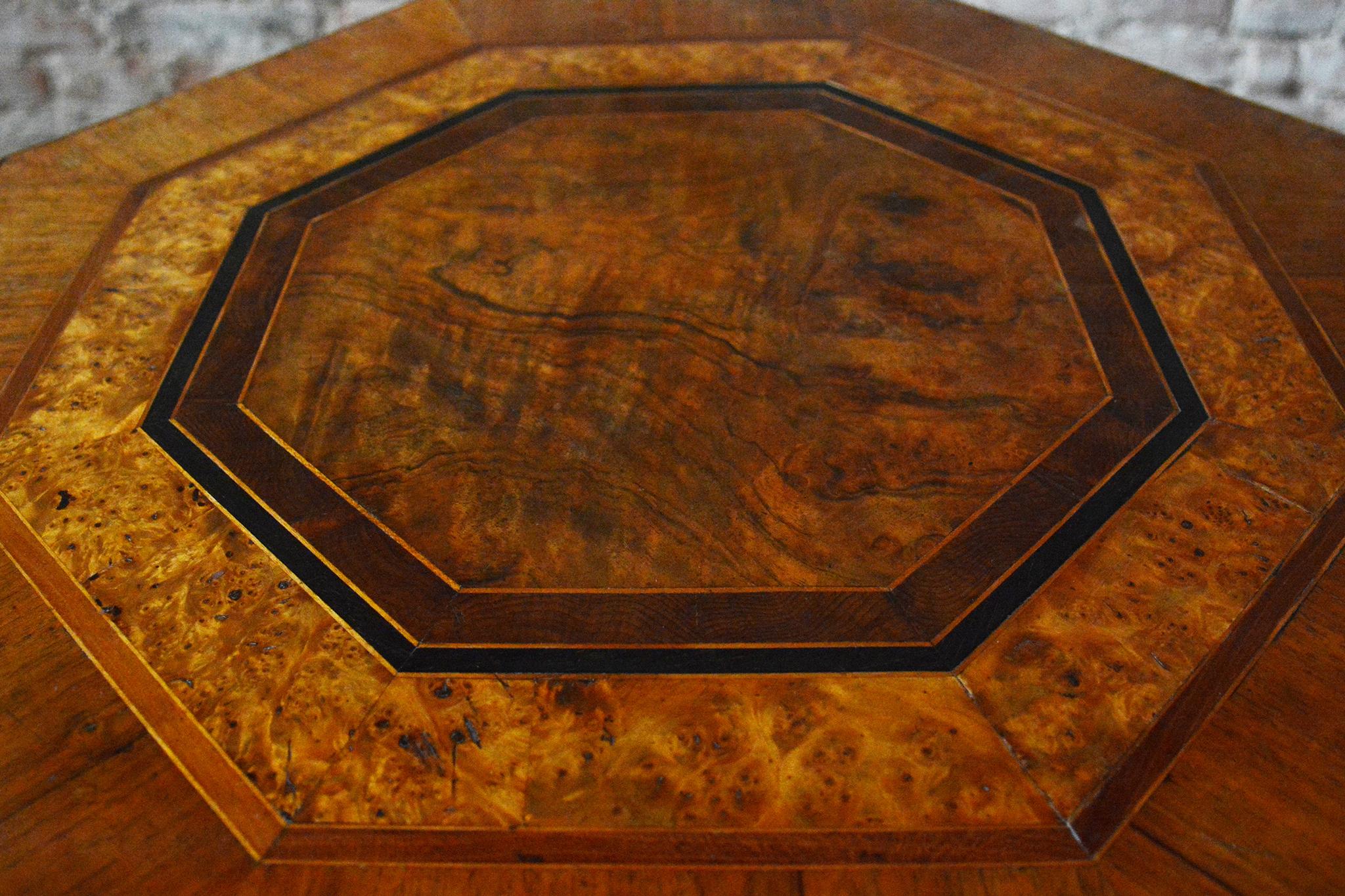 Table basse Biedermeier restaurée, cerisier, noyer, Revive polonais, tchèque, années 1870 en vente 2