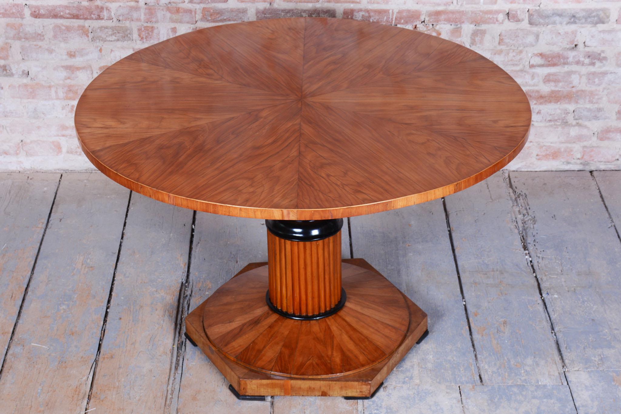 Table de salle à manger Biedermeier restaurée, bois de cerisier, revisité polonais, tchèque, années 1830 Bon état - En vente à Brandys nad Labem, Středočeský kraj