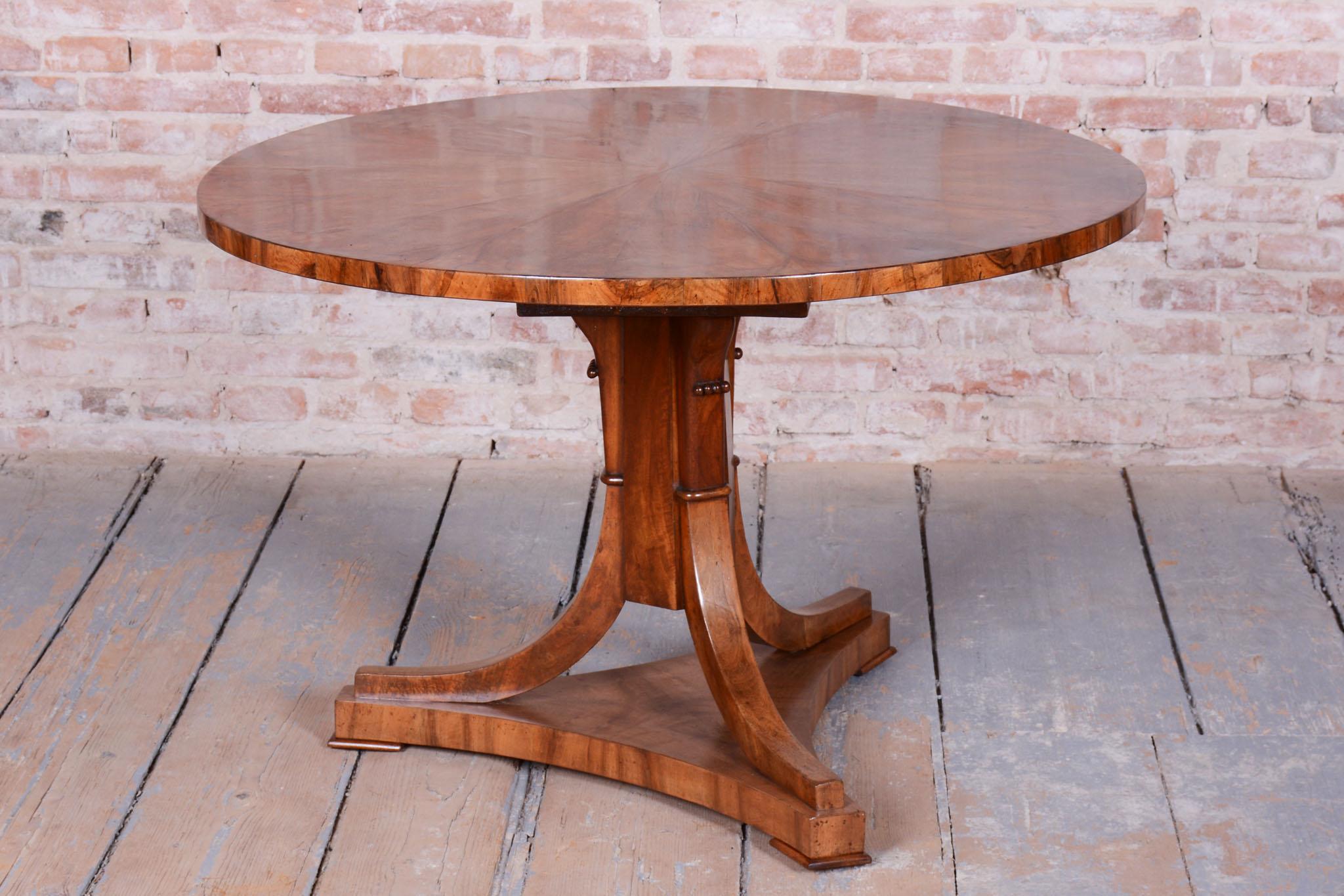 Early 19th Century Restored Biedermeier Dining Table, Walnut, Revived Polish, Austrian, 1820s