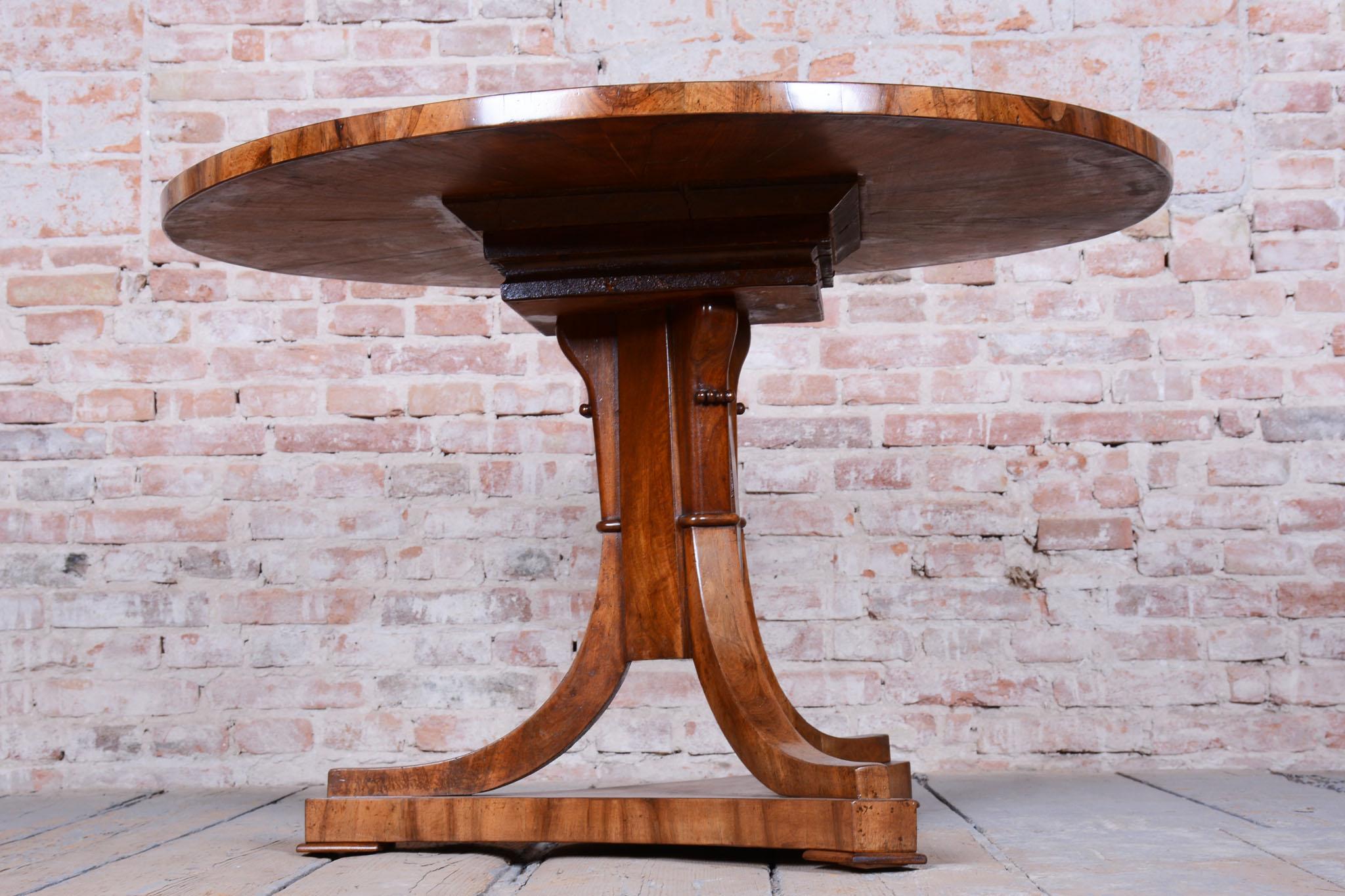 Restored Biedermeier Dining Table, Walnut, Revived Polish, Austrian, 1820s 3