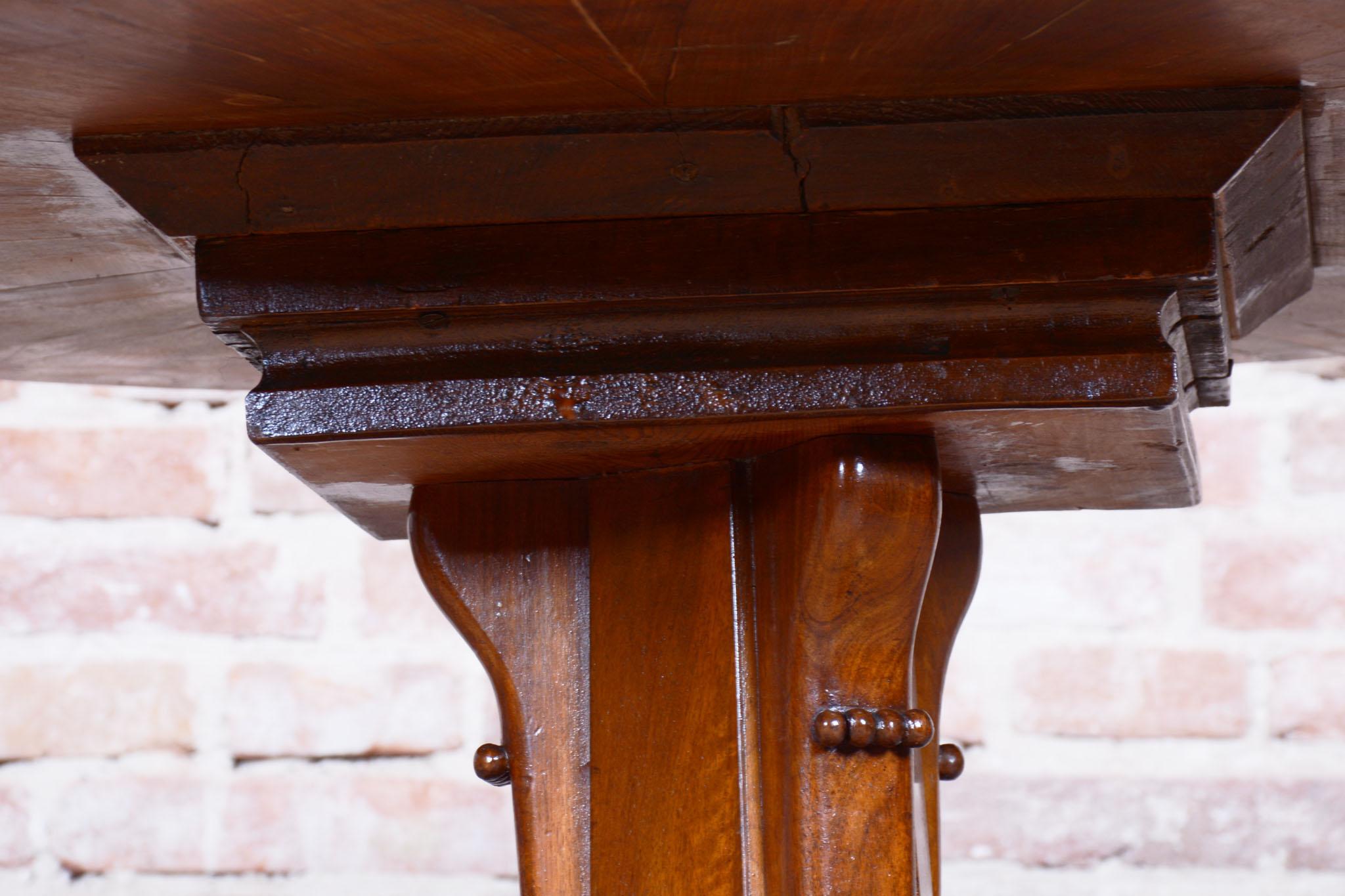 Restored Biedermeier Dining Table, Walnut, Revived Polish, Austrian, 1820s 4