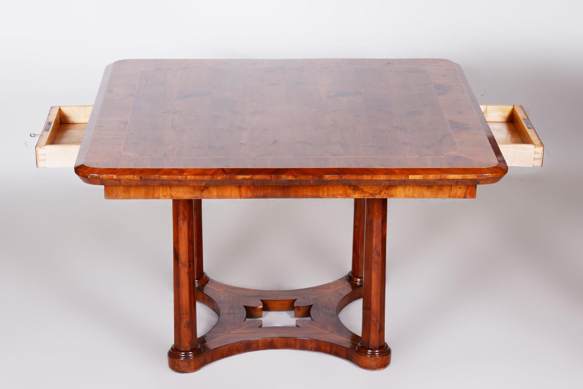 Restored Biedermeier Dining Table, Yew-Tree, Austria, 1830s For Sale 7