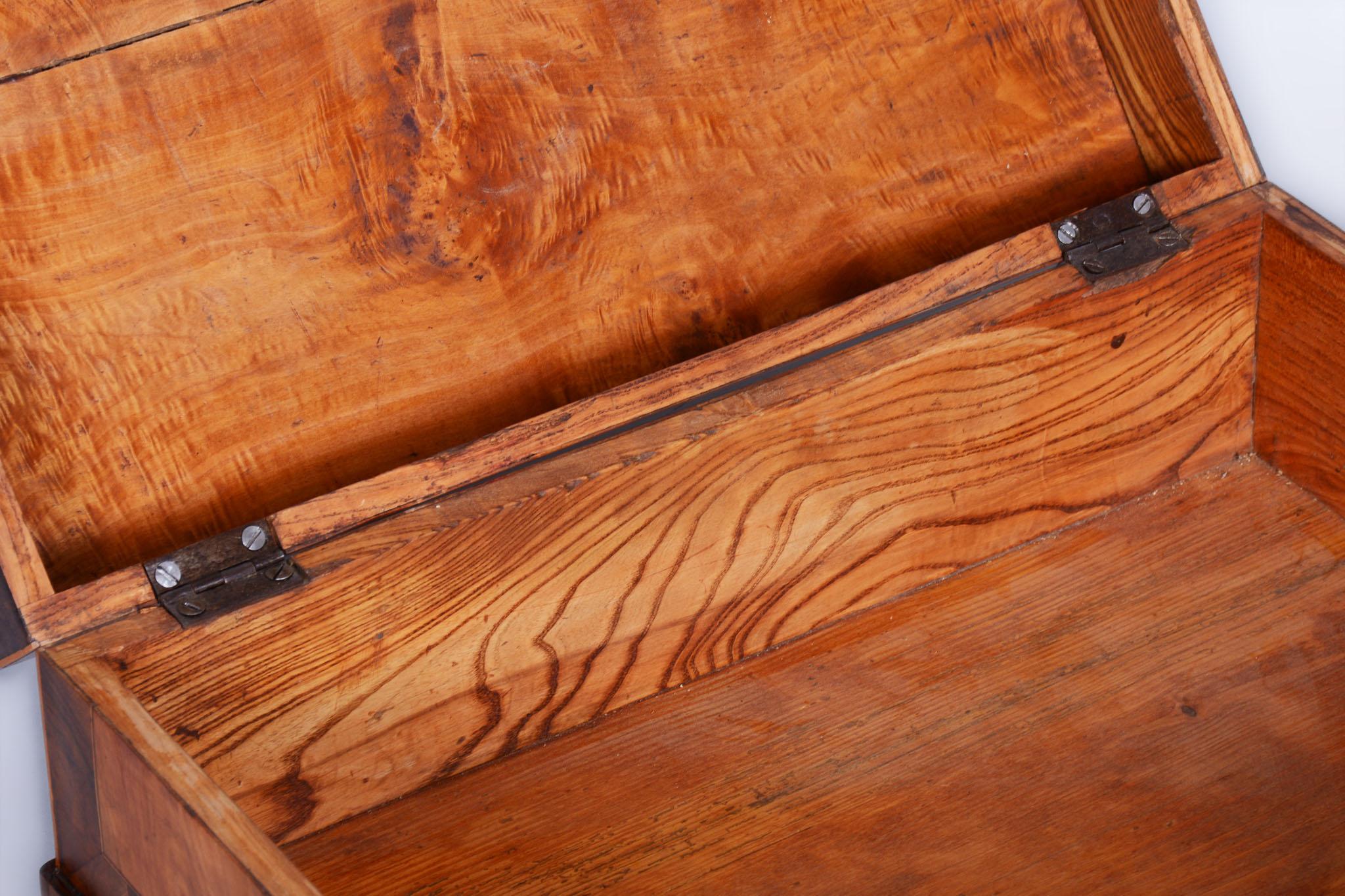 Restored Biedermeier Jewelry Box, Ash, Maple, Spruce, Walnut, Czech, 1820s For Sale 7