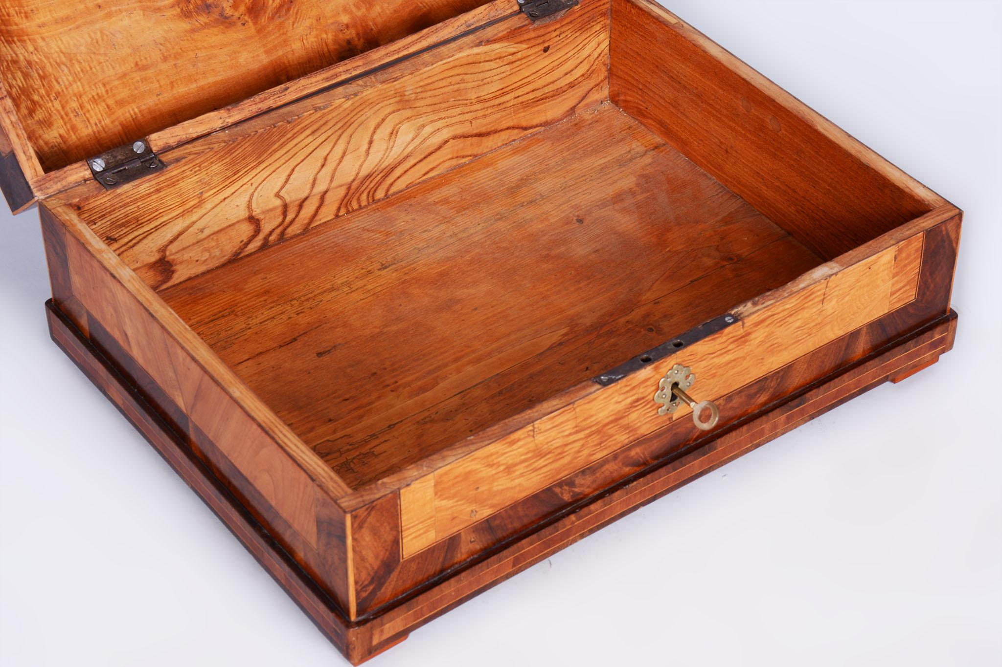 Restored Biedermeier Jewelry Box, Ash, Maple, Spruce, Walnut, Czech, 1820s For Sale 8