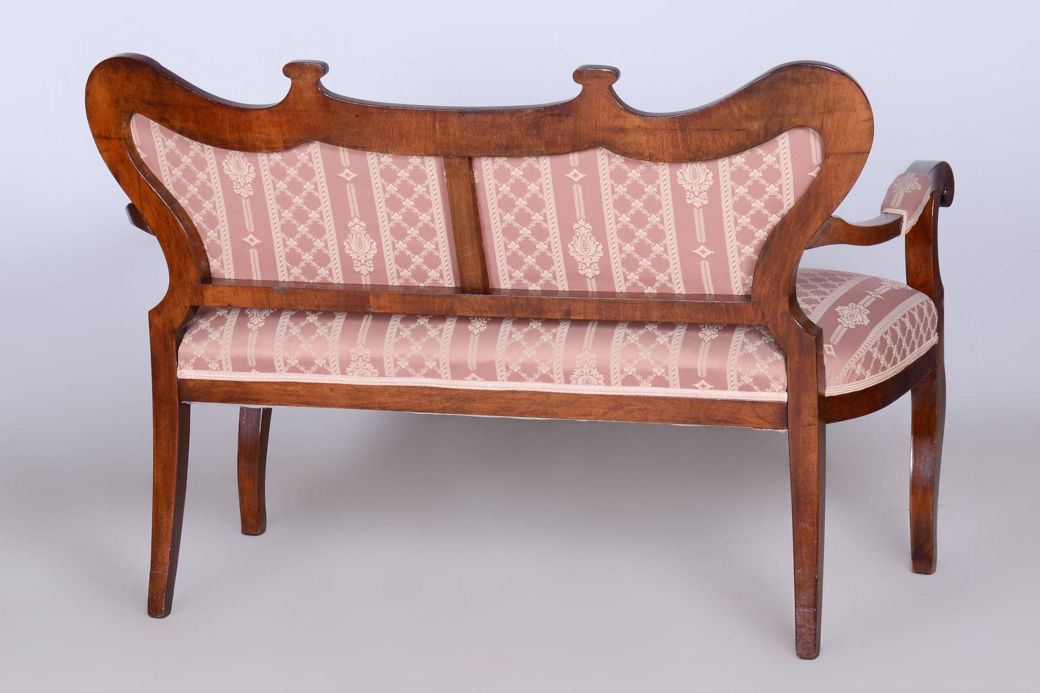 Restored Biedermeier Seating Set, Oak Walnut, Stable Constructon, Austria, 1840s For Sale 5