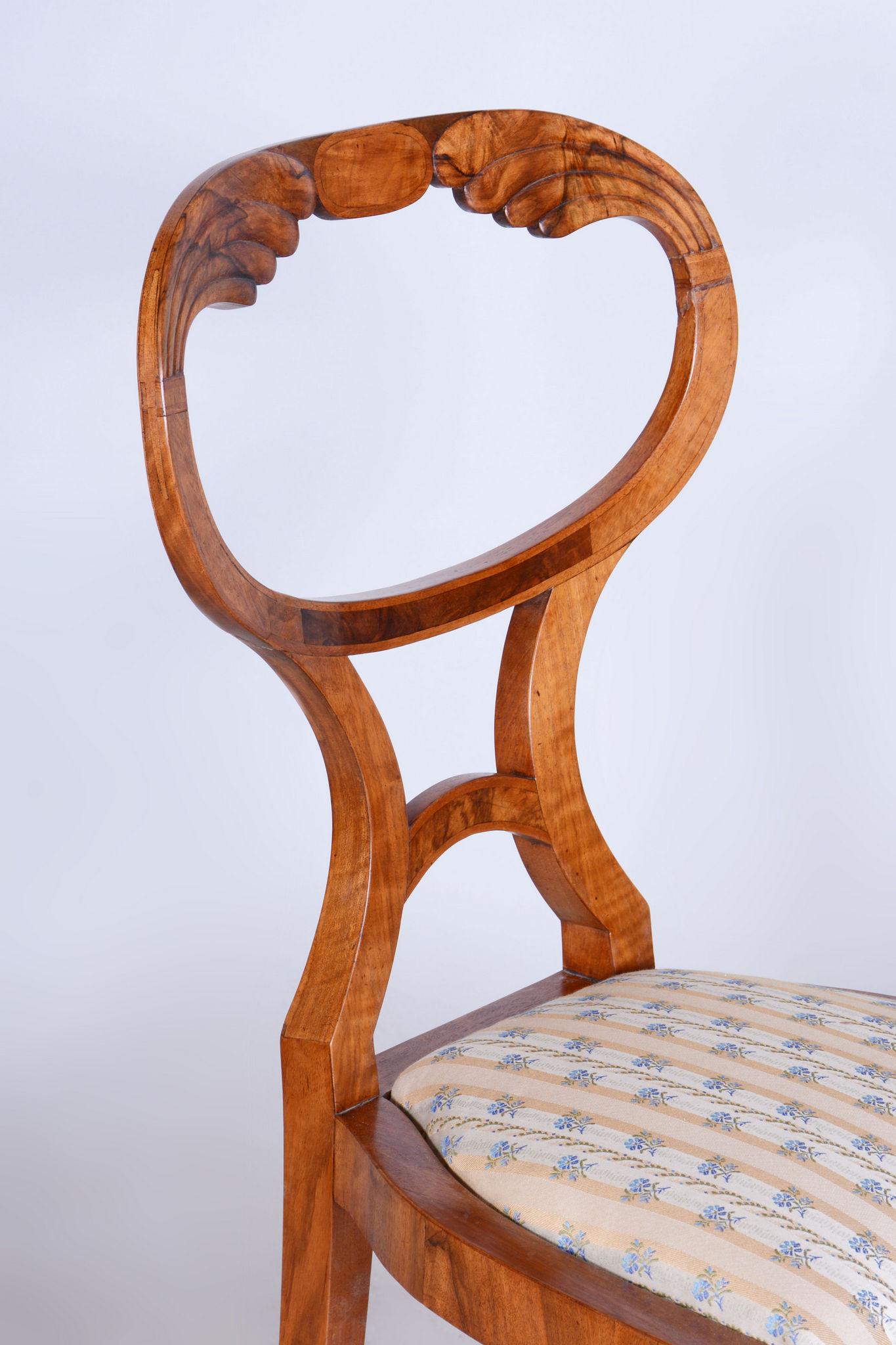 Austrian Restored Biedermeier Set of Four Chairs, Oak, Walnut, Vienna, Austria, 1820s For Sale