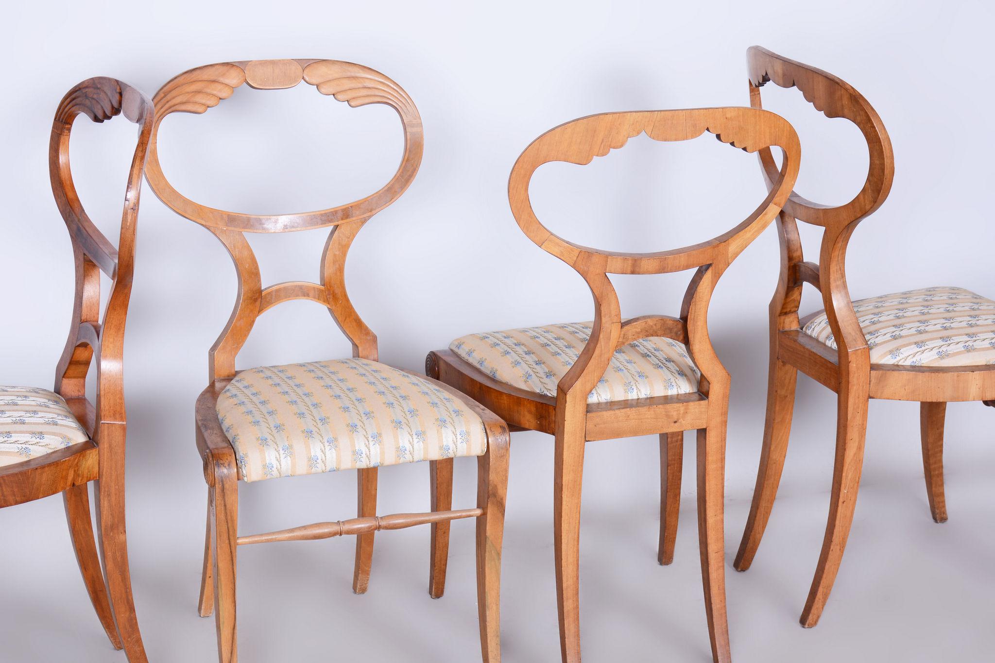 Restored Biedermeier Set of Four Chairs, Oak, Walnut, Vienna, Austria, 1820s For Sale 3