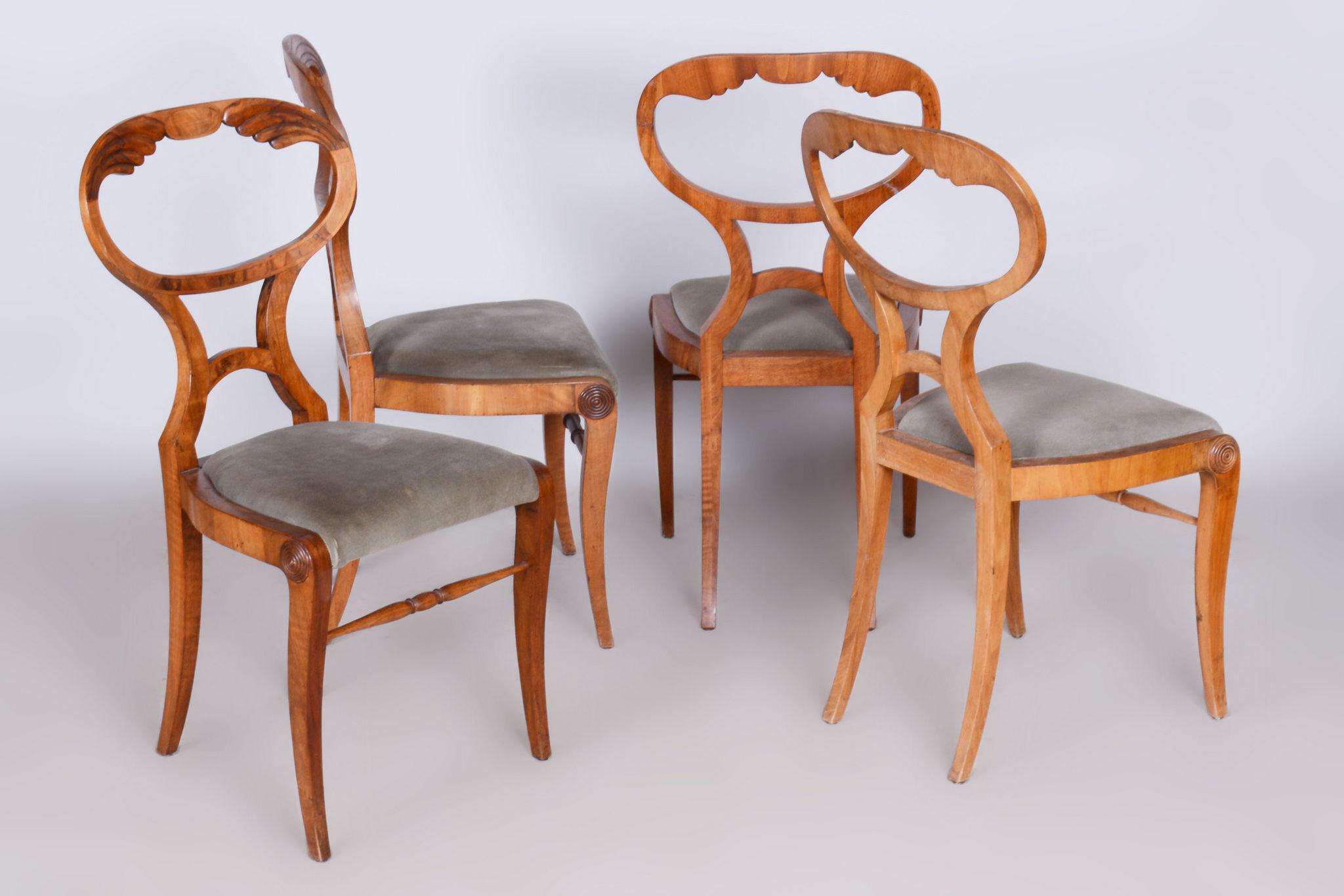 Restored Biedermeier Set Of Four Oak Walnut Chairs, Vienna, Austria, 1820s For Sale 6