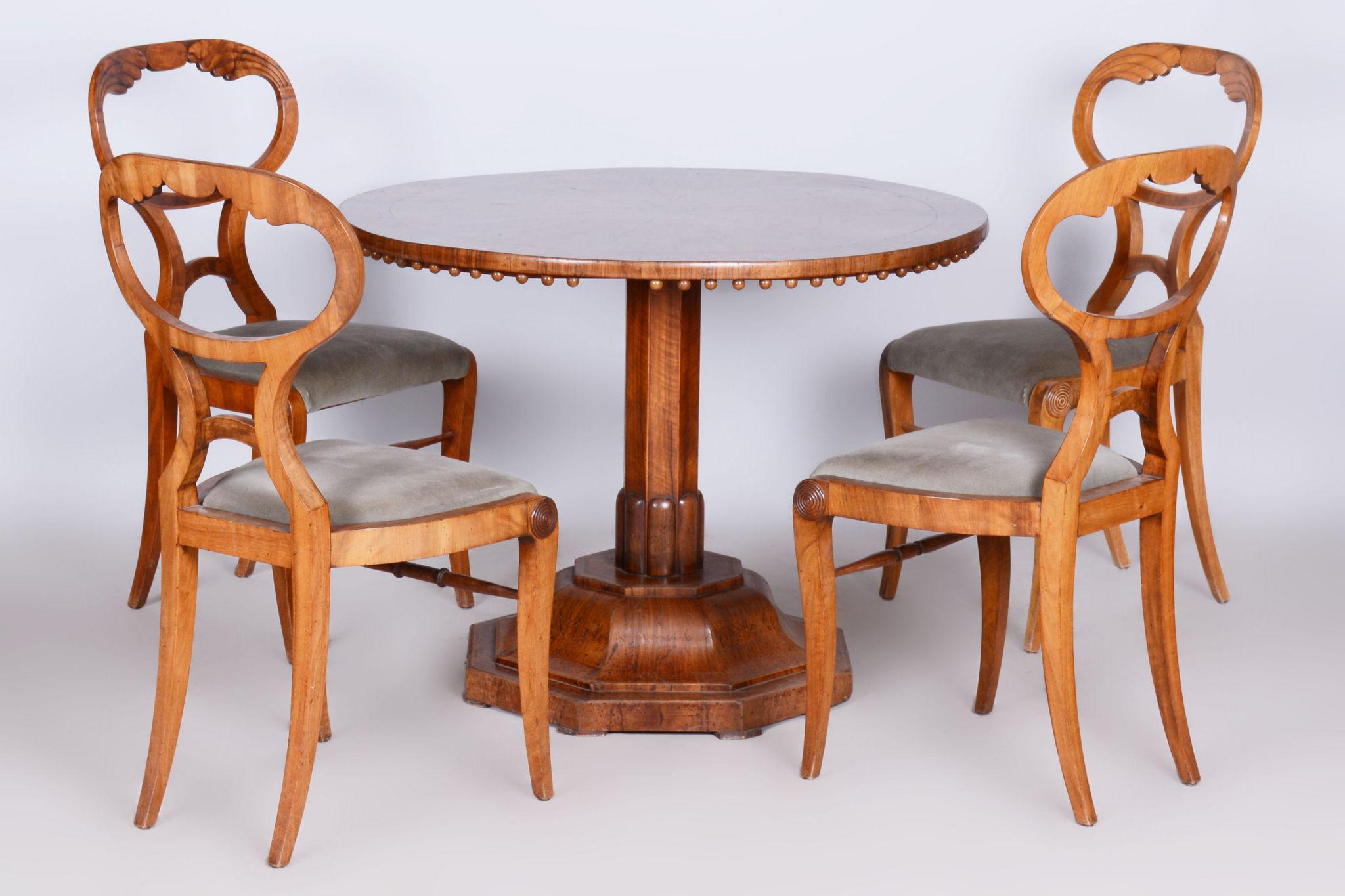 Austrian Restored Biedermeier Set Of Four Oak Walnut Chairs, Vienna, Austria, 1820s For Sale