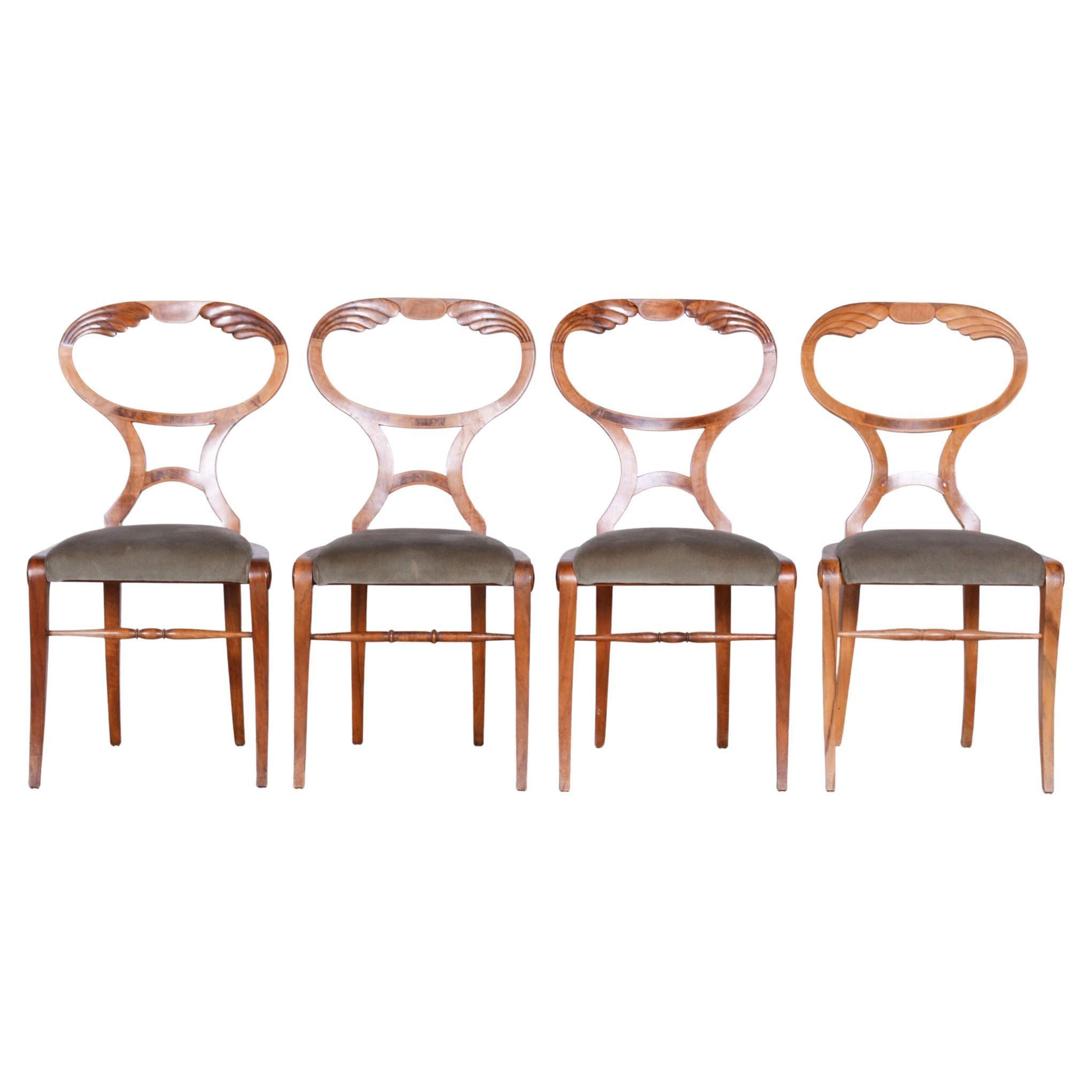 Restored Biedermeier Set Of Four Oak Walnut Chairs, Vienna, Austria, 1820s For Sale