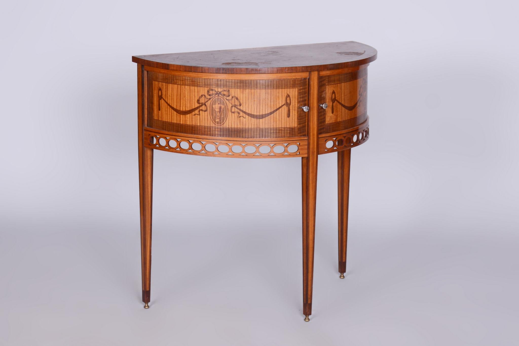 Restored Biedermeier Side Table, Walnut, Maple, Unique Marquetry, France, 1850s For Sale 4