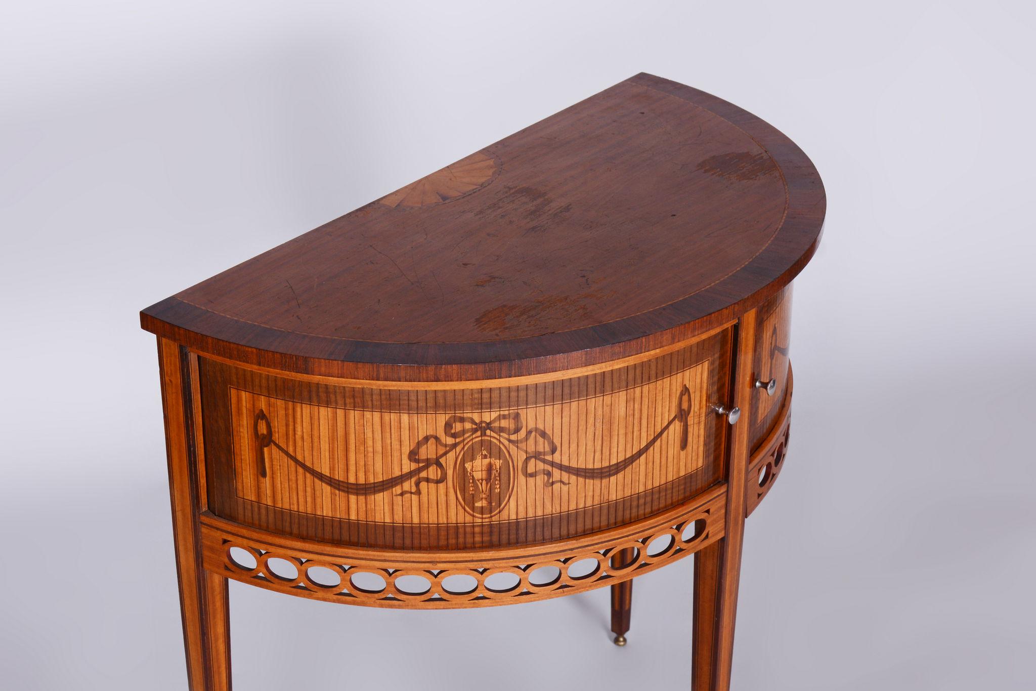Restored Biedermeier Side Table, Walnut, Maple, Unique Marquetry, France, 1850s For Sale 2