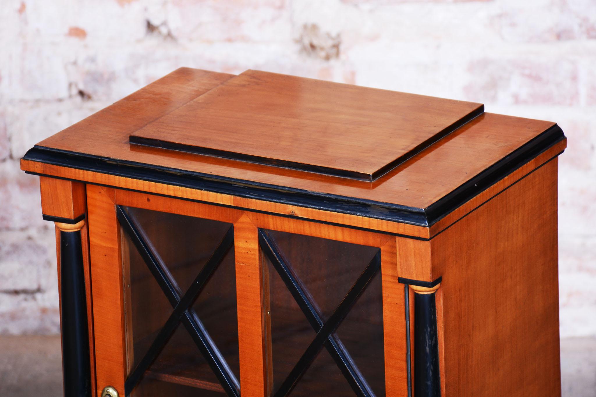 Restored Biedermeier Small Display Cabinet, Cherry Wood, Polish, Czech, 1850s For Sale 2