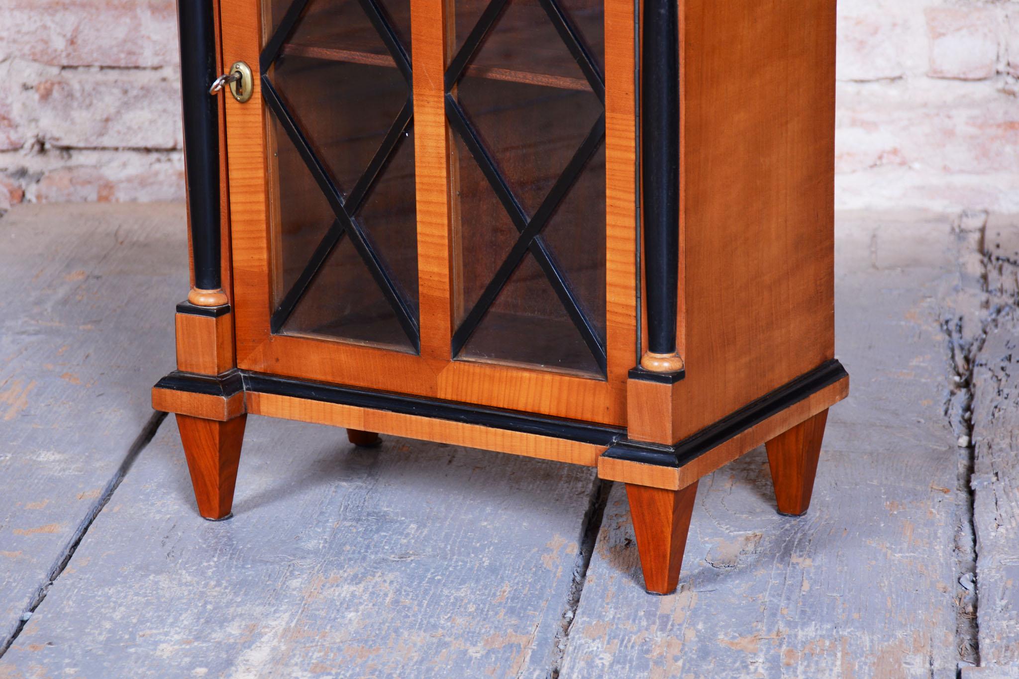 Restored Biedermeier Small Display Cabinet, Cherry Wood, Polish, Czech, 1850s For Sale 3