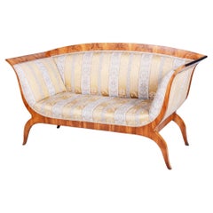 Sofá Biedermeier restaurado, de Josef Danhauser, madera de cerezo, Austria, década de 1820