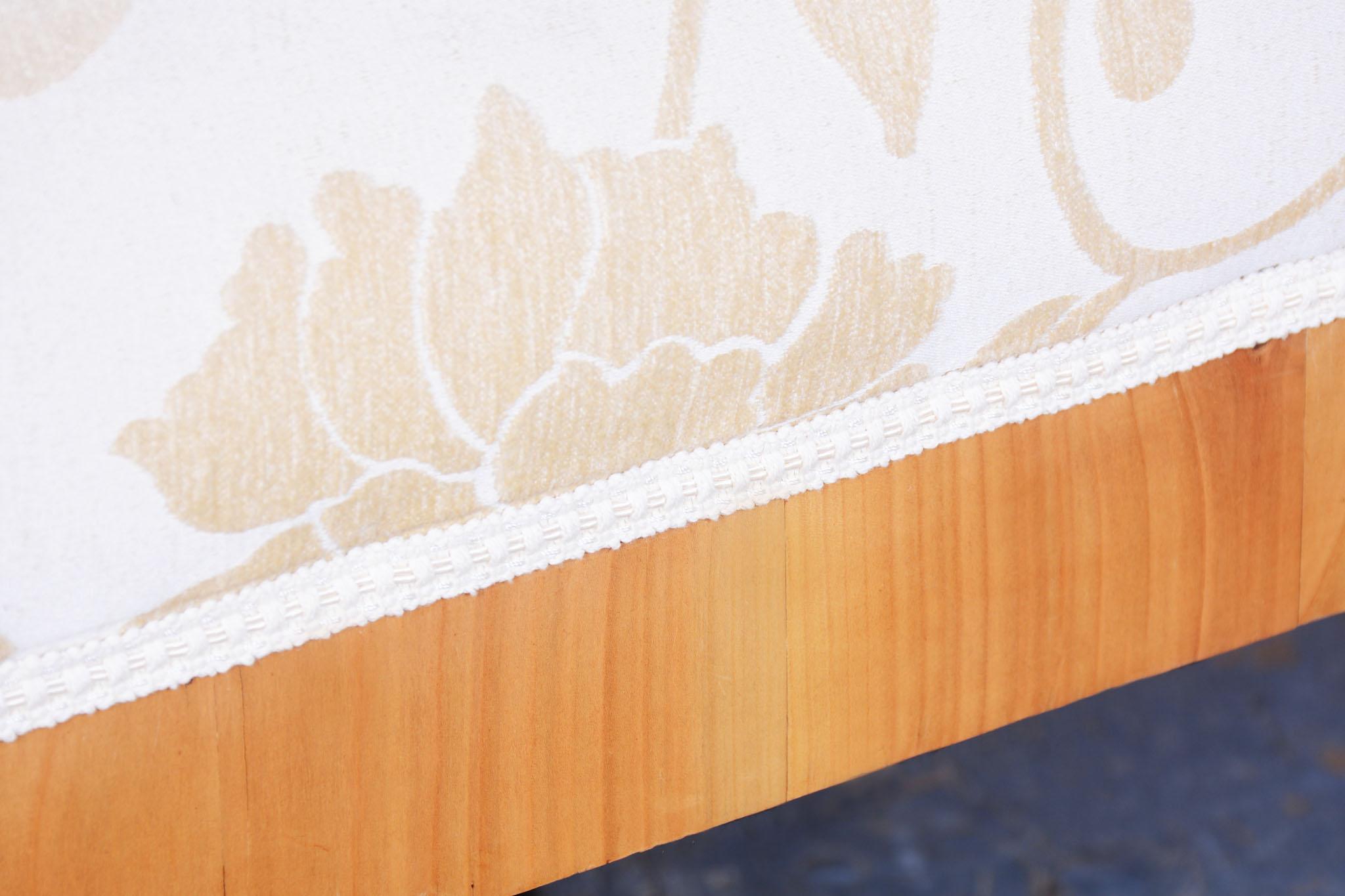 Restauriertes Biedermeier-Sofa, Kirschbaumholz, Revived Polish, Österreich, 1830er Jahre im Angebot 1