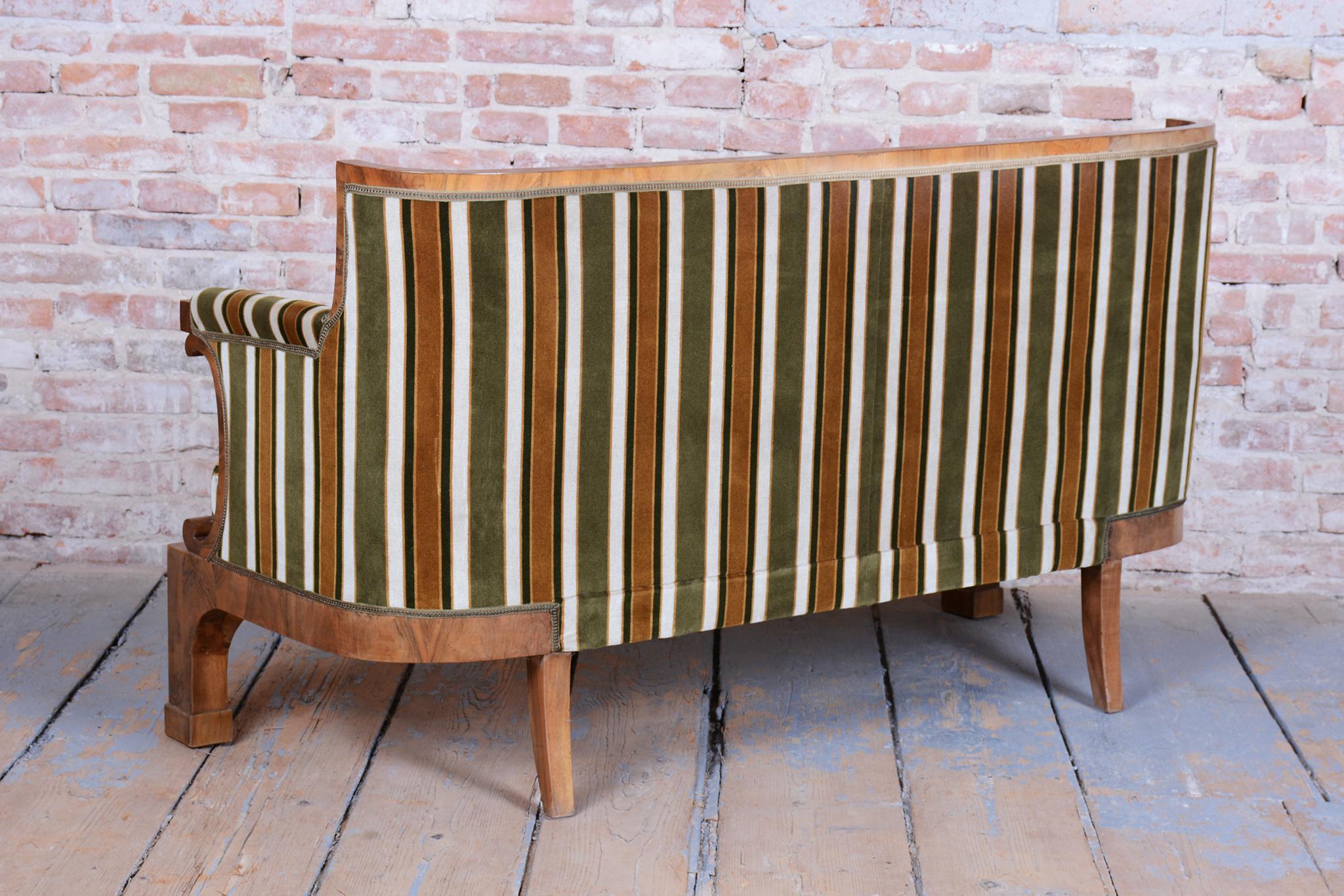 Autrichien Restored Biedermeier Sofa, Walnut, Reupholstered, Austria, 1830s en vente