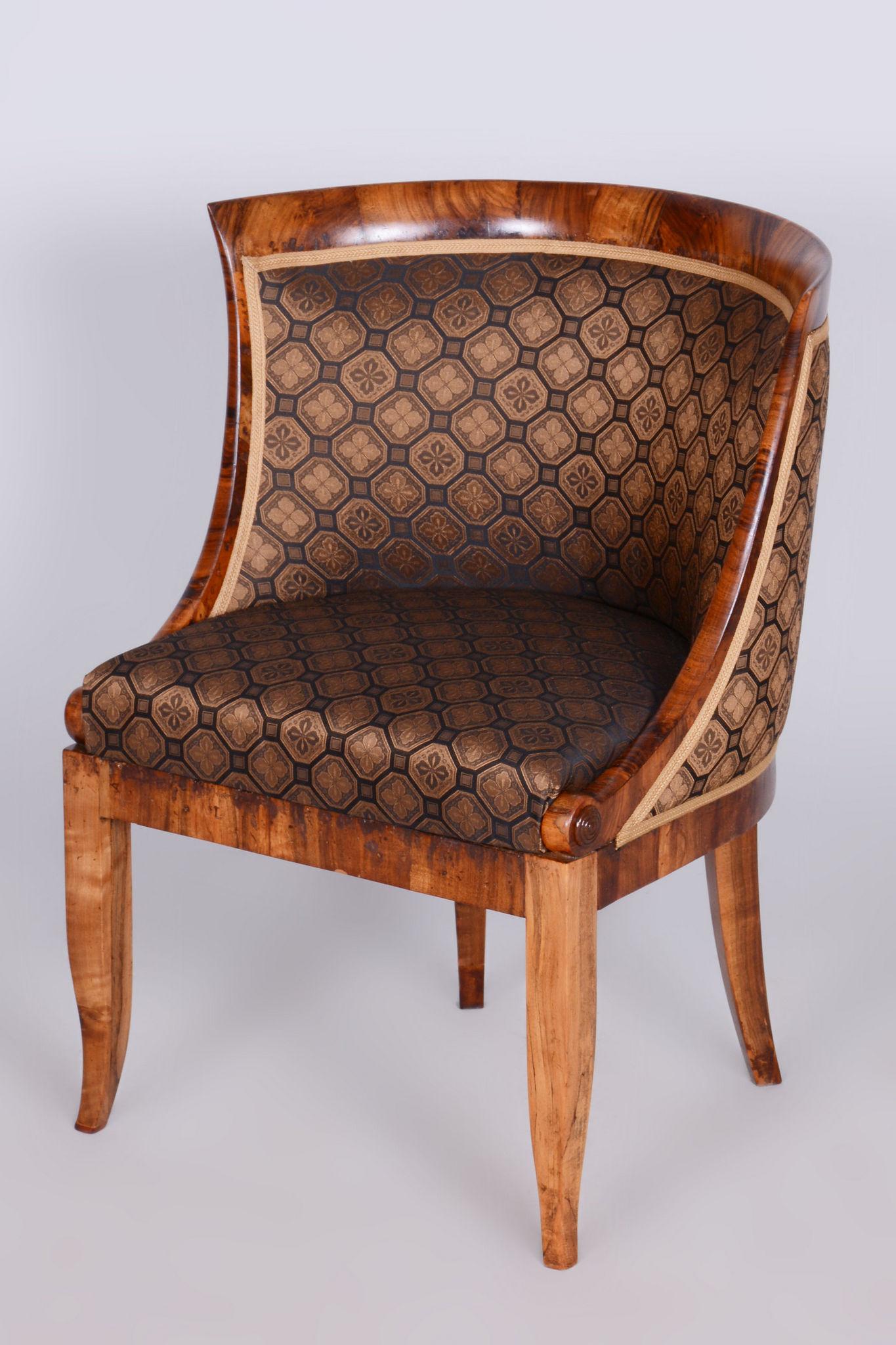 Restaurierter Biedermeier-Sessel aus Nussbaumholz, Wien, Österreich, 1820er Jahre im Angebot 5