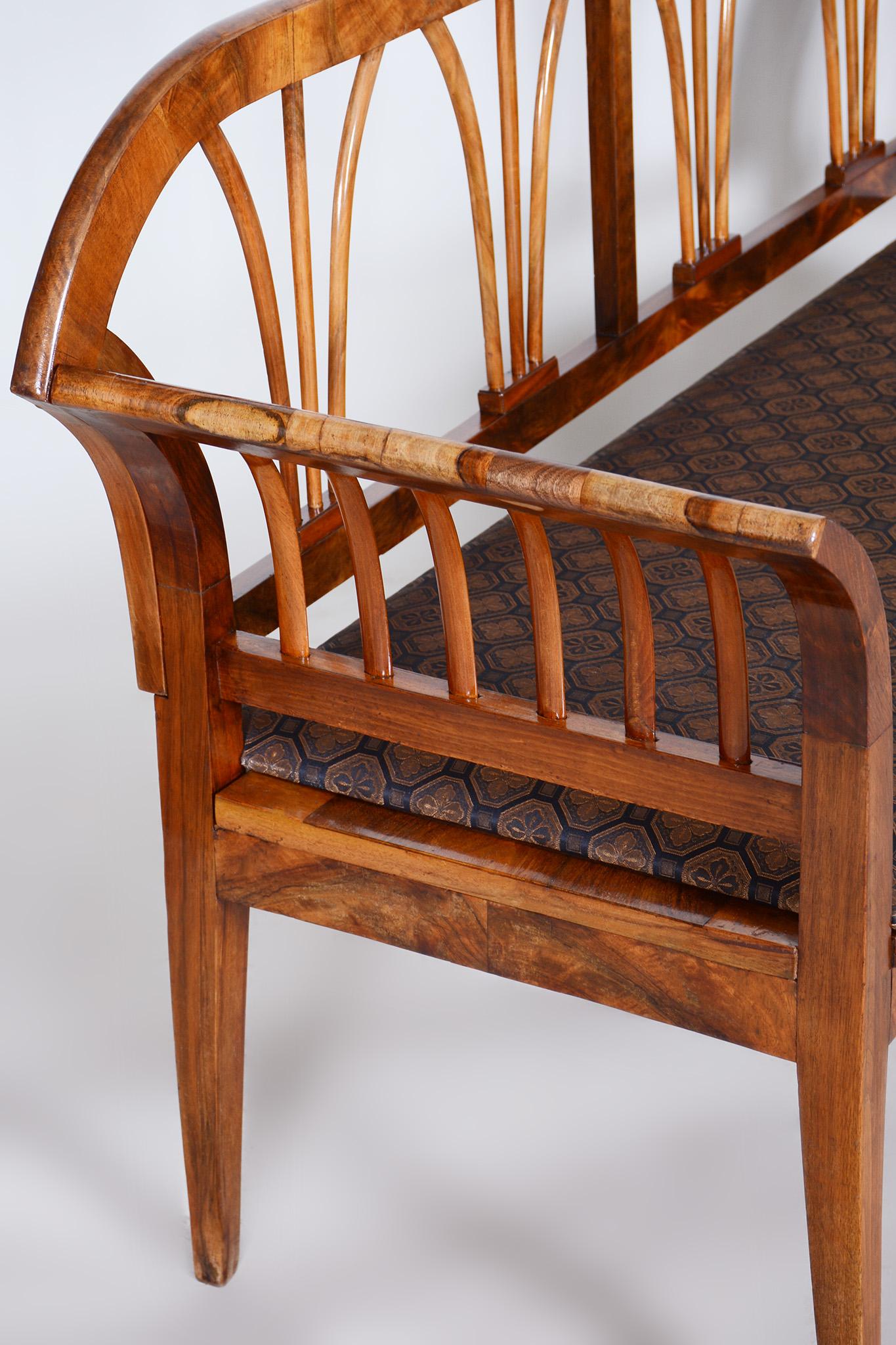 Restored Biedermeier Walnut Sofa, New Upholstery, Rattan Strings, Austria, 1820s For Sale 6