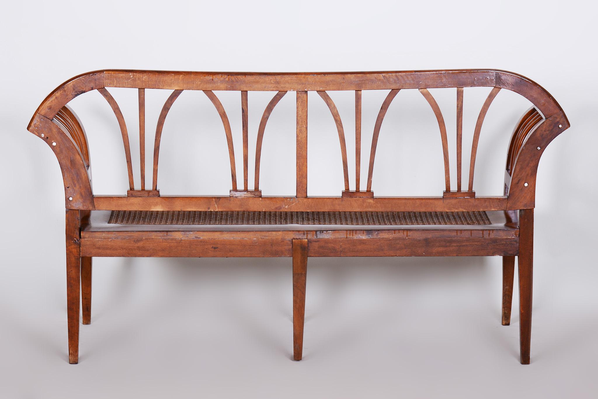 Restored Biedermeier Walnut Sofa, New Upholstery, Rattan Strings, Austria, 1820s For Sale 2