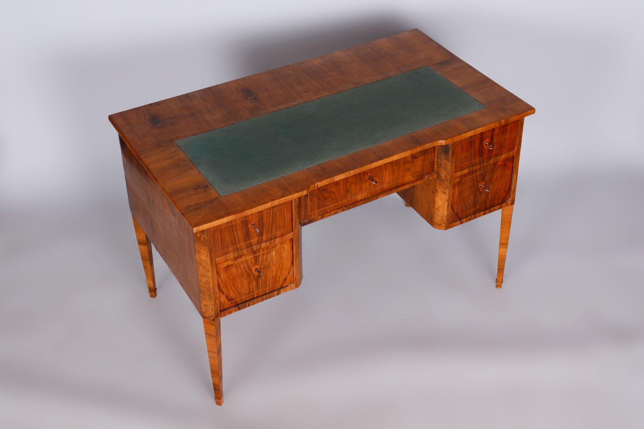 Restored Biedermeier Walnut Writing Desk, Revived Polish, Czechia, 1830s For Sale 5