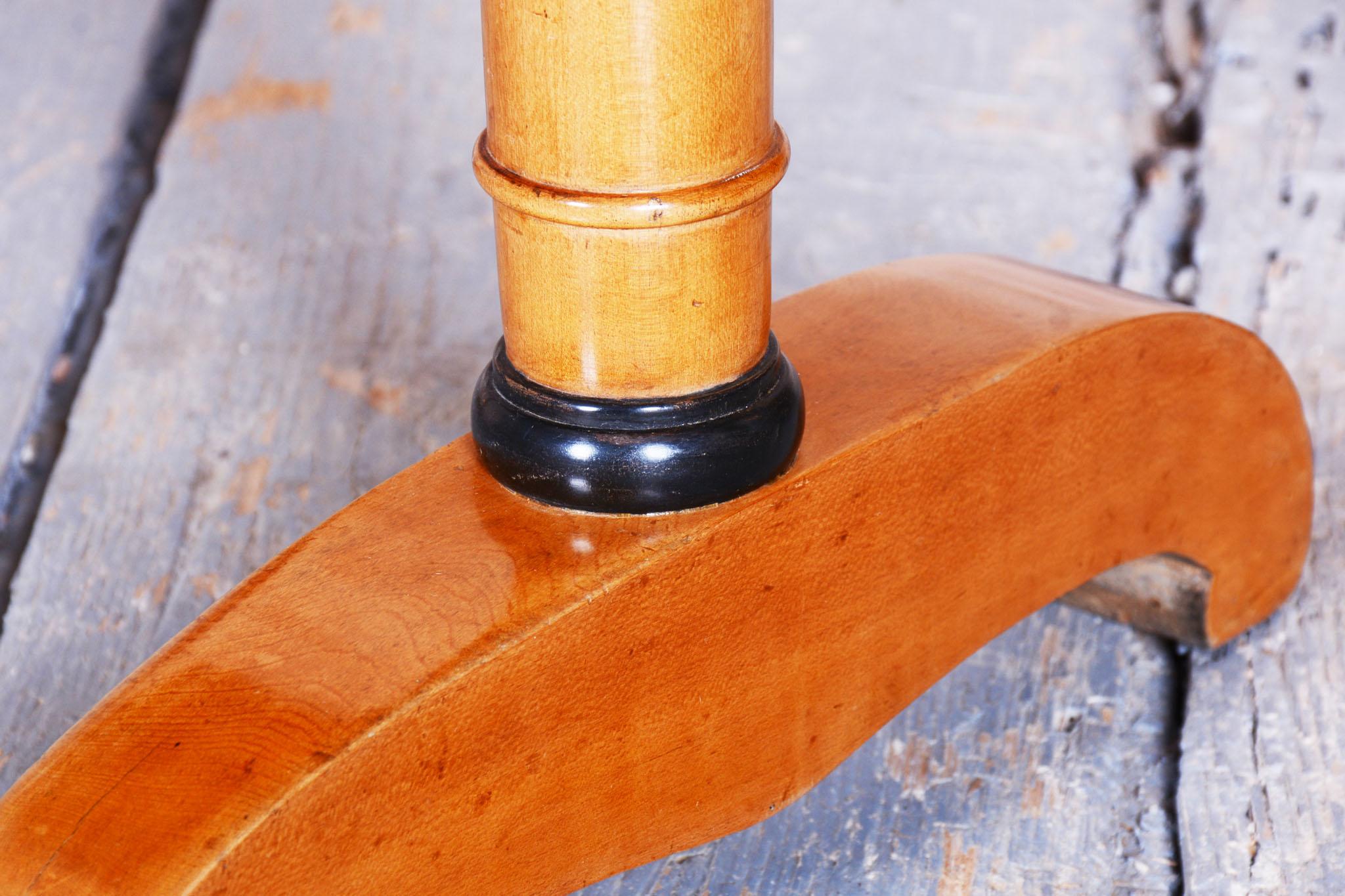 Restaurierter Biedermeier-Schreibtisch, Spruce, Ahornfurnier, Österreich, 1830er Jahre im Angebot 6