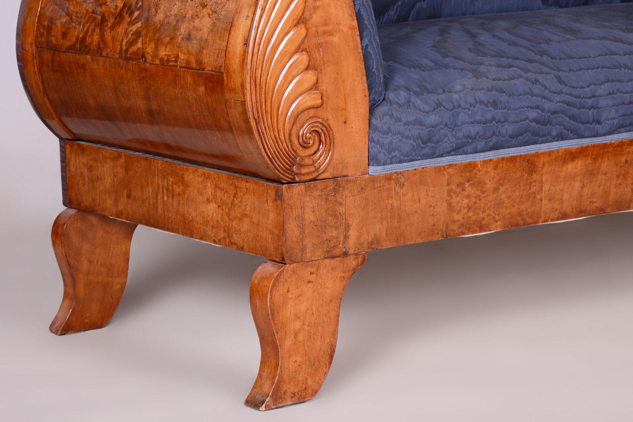 Restored Birch Sofa, Castle Biedermeier, New Upholstery, Sweden, 1820s For Sale 1