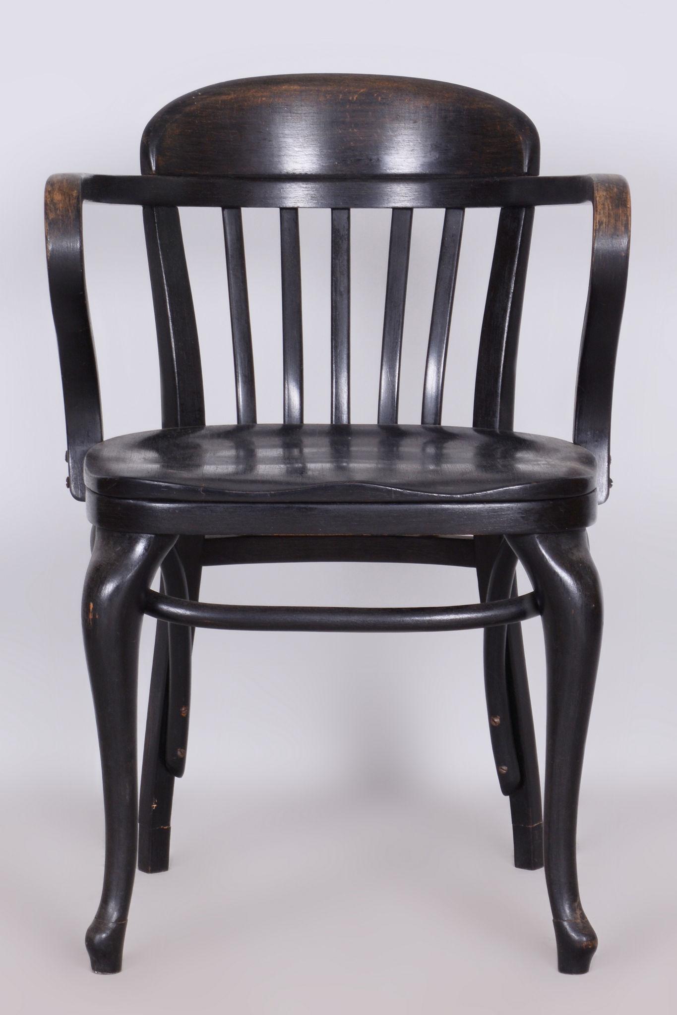 Fauteuil ArtDeco en hêtre noir restauré, Thonet Company, Autriche, années 1920 Bon état - En vente à Brandys nad Labem, Středočeský kraj