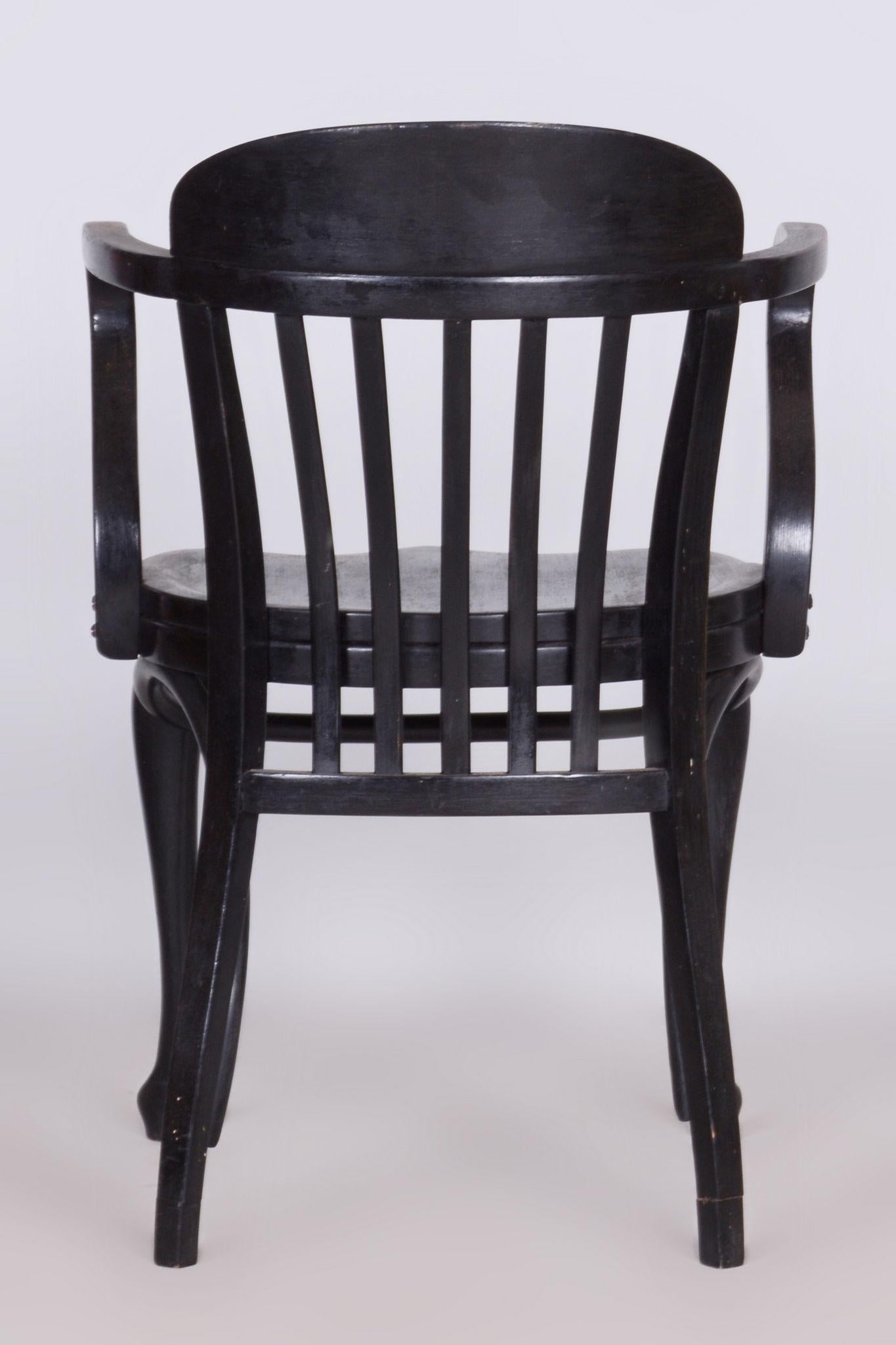 Restored Black ArtDeco Beech Armchair, Thonet Company, Austria, 1920s For Sale 1