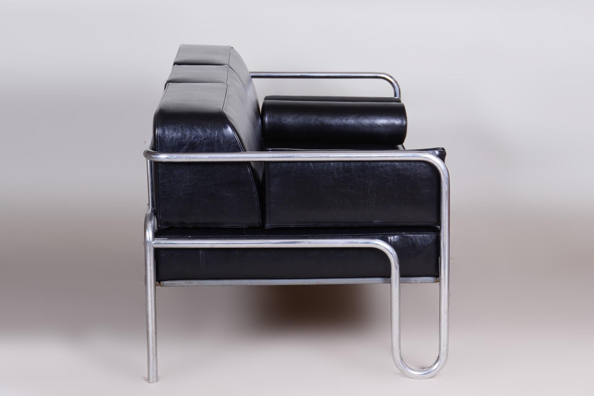 Tchèque Canapé Bauhaus noir restauré, cuir de haute qualité, acier chromé, années 1930 en vente