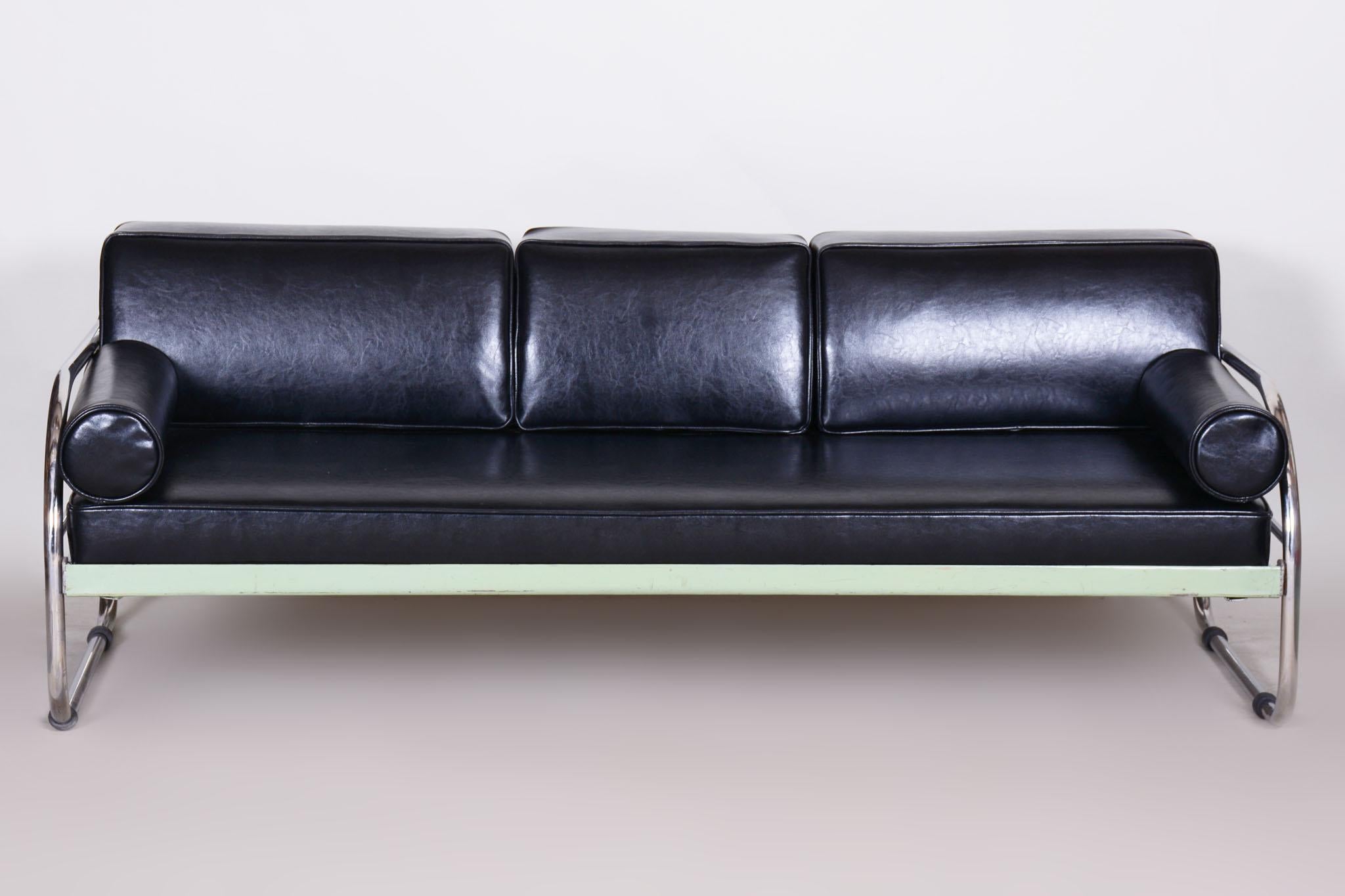 Czech Restored Black Bauhaus Sofa, Robert Slezak, High-Quality Leather, Chrome, 1930s For Sale