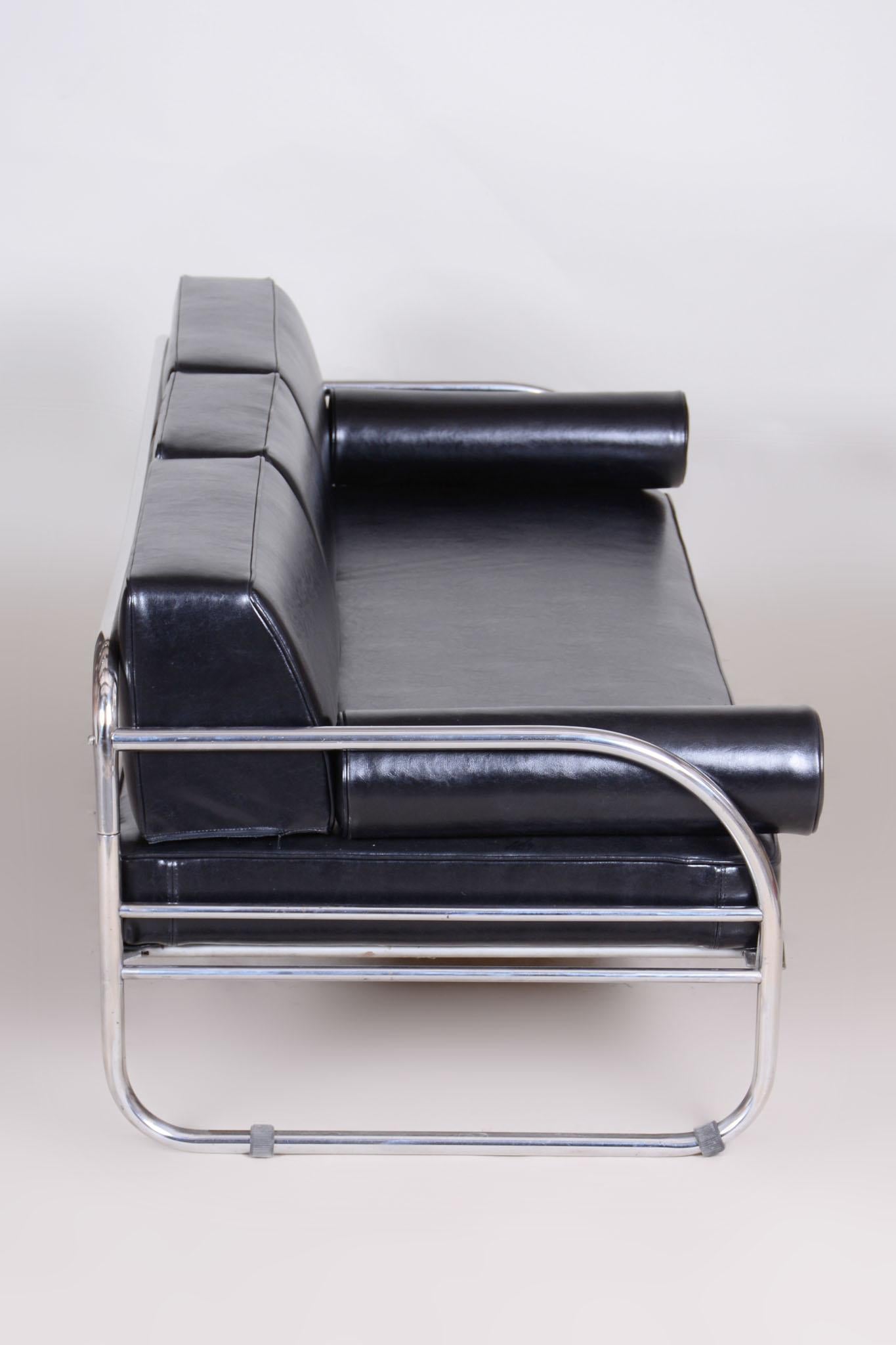 Restored Black Bauhaus Sofa, Robert Slezak, High-Quality Leather, Chrome, 1930s For Sale 2
