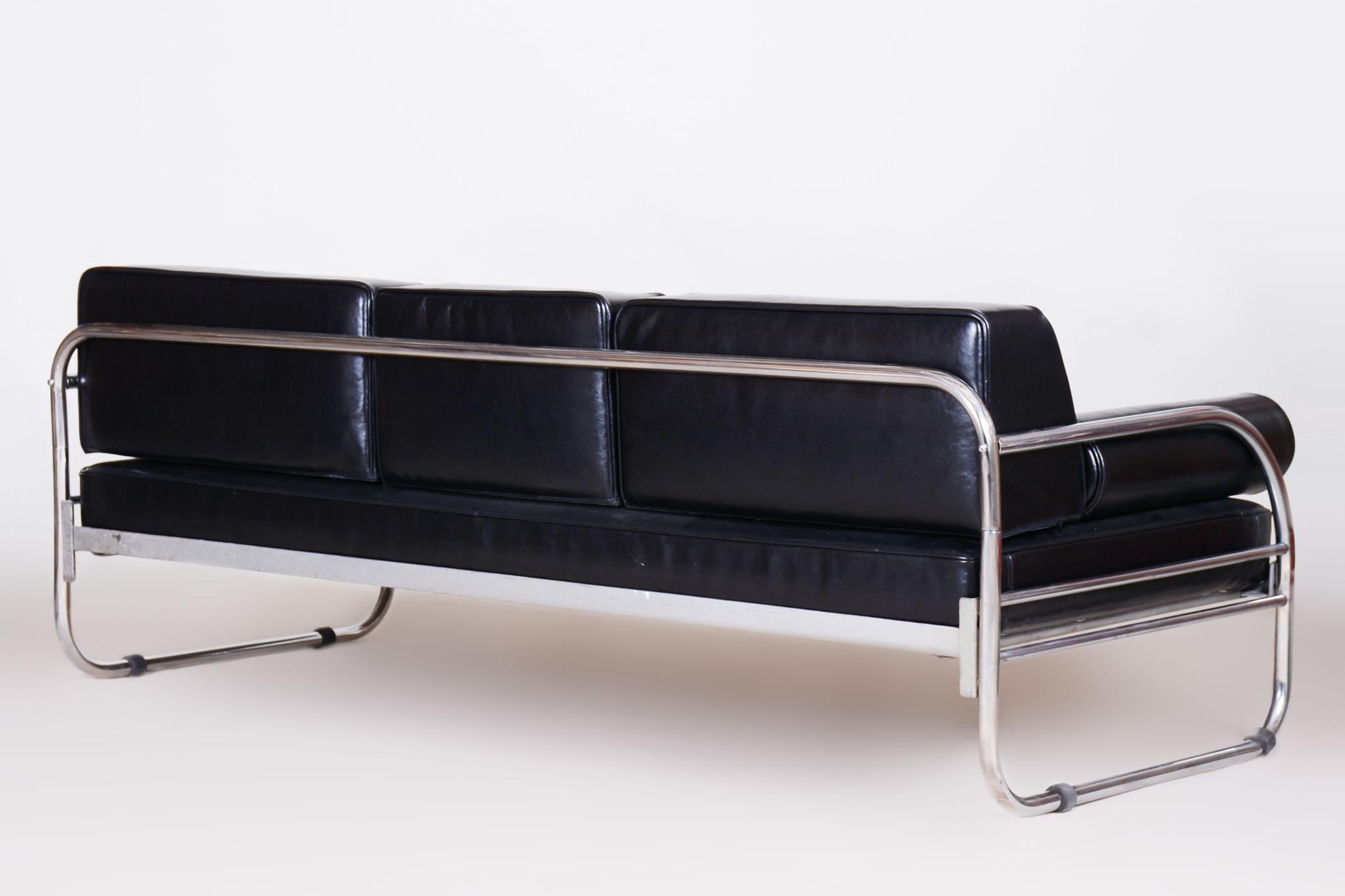 Restored Black Bauhaus Sofa, Robert Slezak, High-Quality Leather, Chrome, 1930s For Sale 3