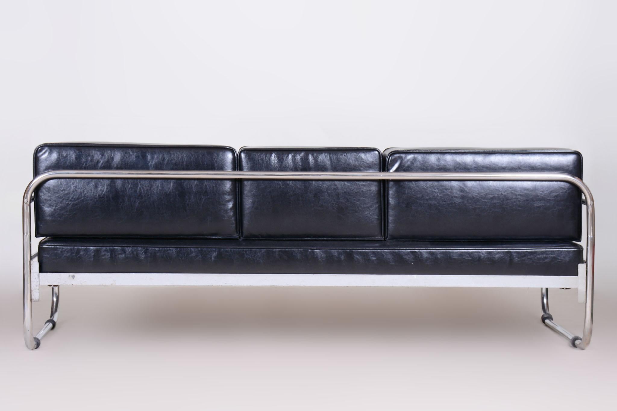 Restored Black Bauhaus Sofa, Robert Slezak, High-Quality Leather, Chrome, 1930s For Sale 4
