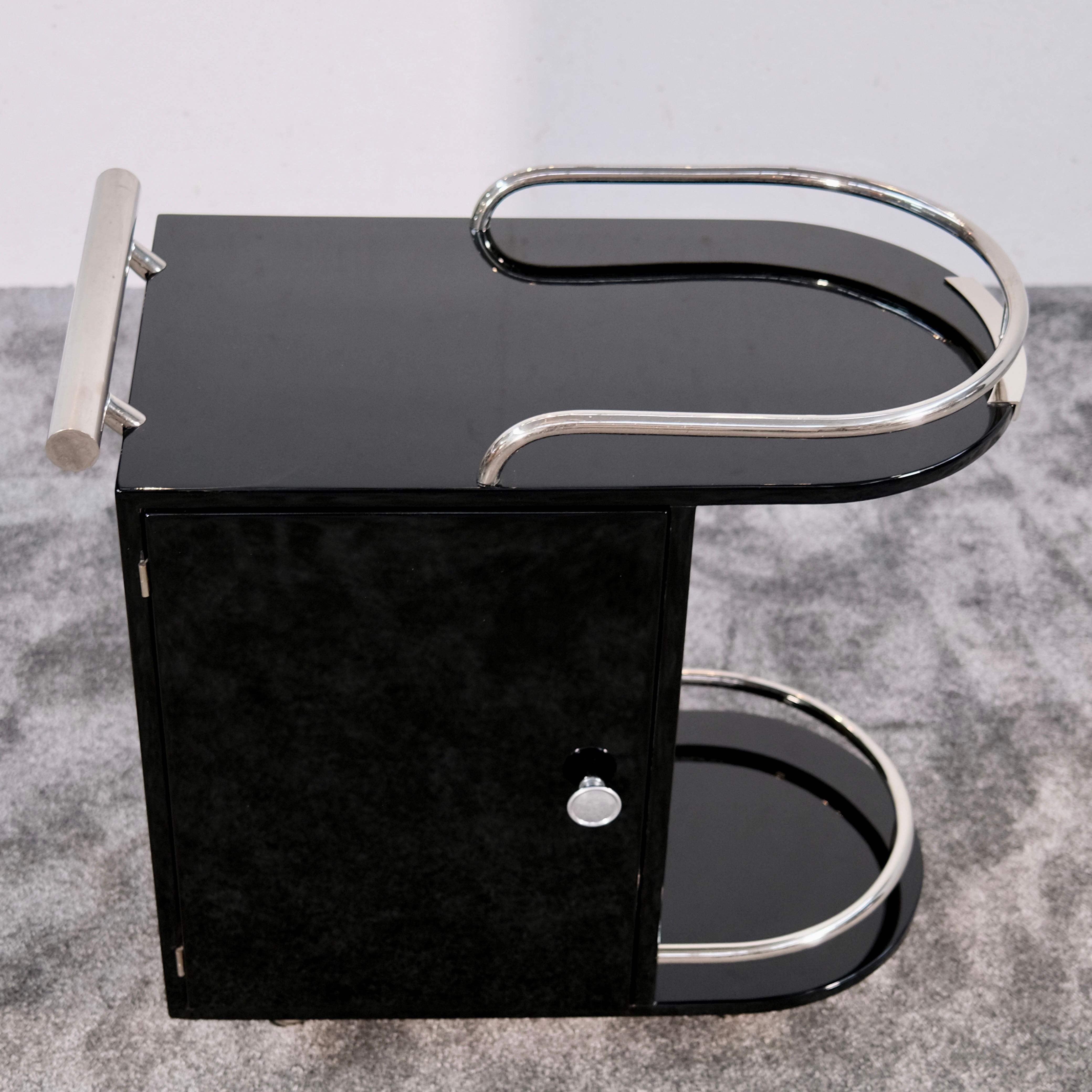Francese Carrello da cocktail Art Déco restaurato e laccato nero con portabottiglie, Francia, anni '30 in vendita