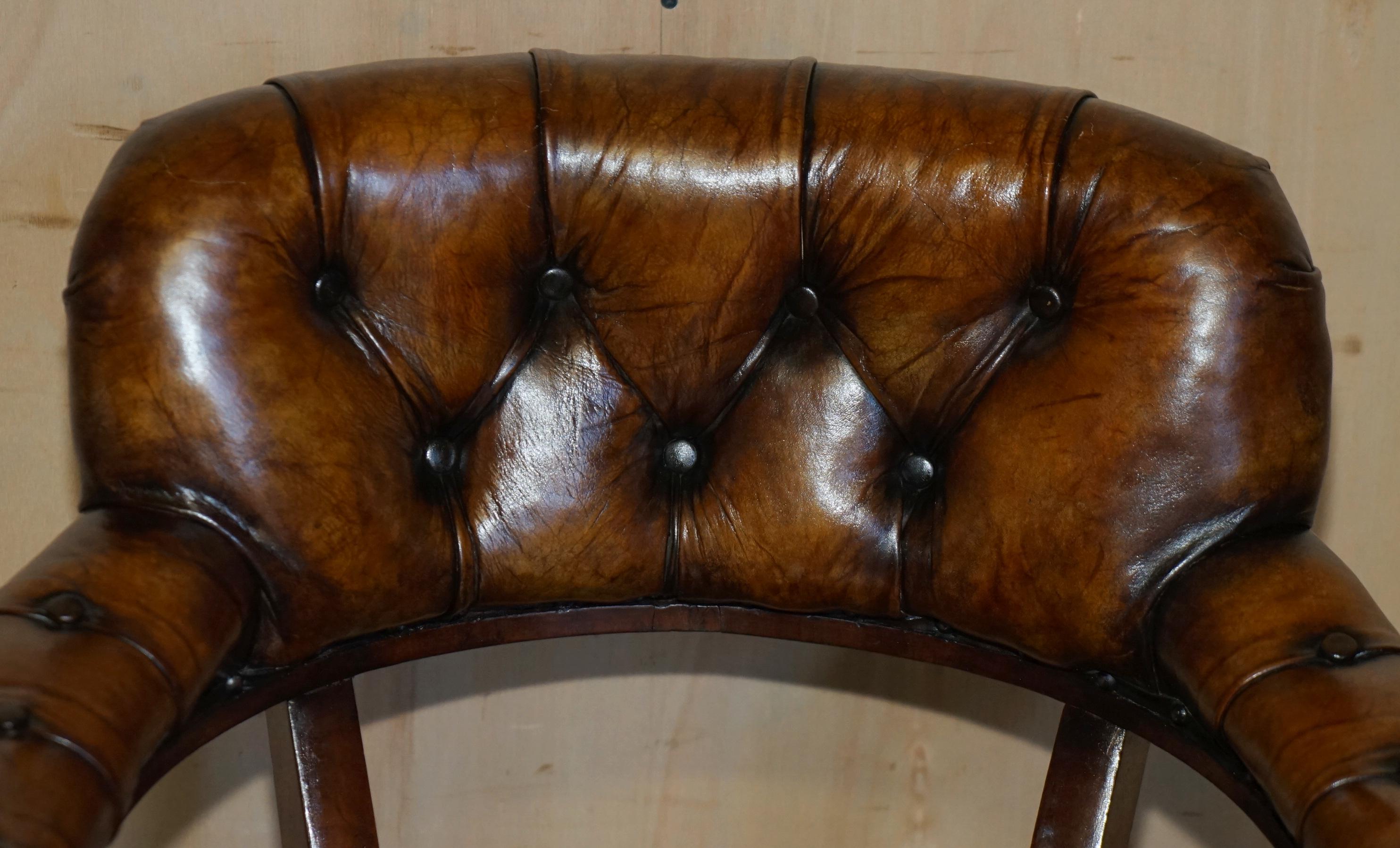 William IV RESTORED BROWN LEATHER WILLIAM IV 1830 HARDWOOD CHESTERFIELD CAPTAINS ARMCHAiR For Sale