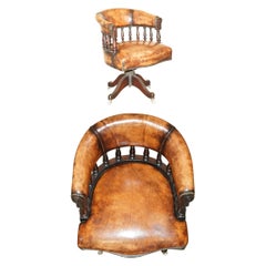 Poltrona da capitano di William Williams restaurata in pelle marrone 1830 HARDWOOD CHESTERFiELD