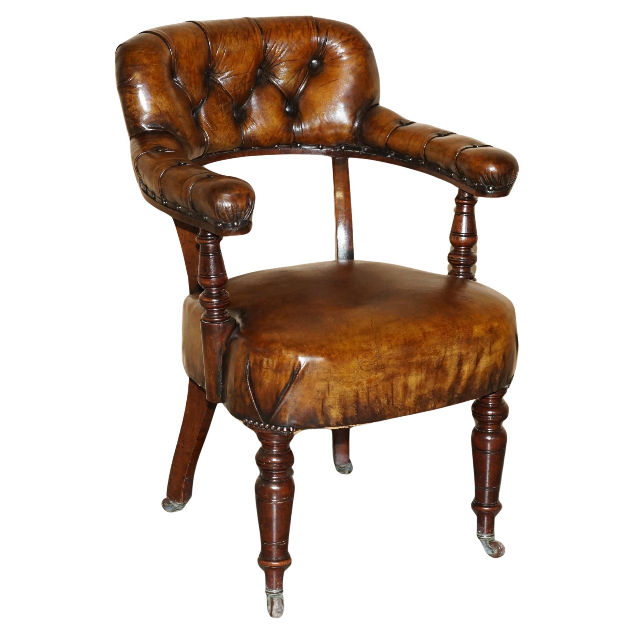 RESTORED BROWN LEATHER WILLIAM IV 1830 HARDWOOD CHESTERFIELD CAPTAINS ARMCHAiR For Sale