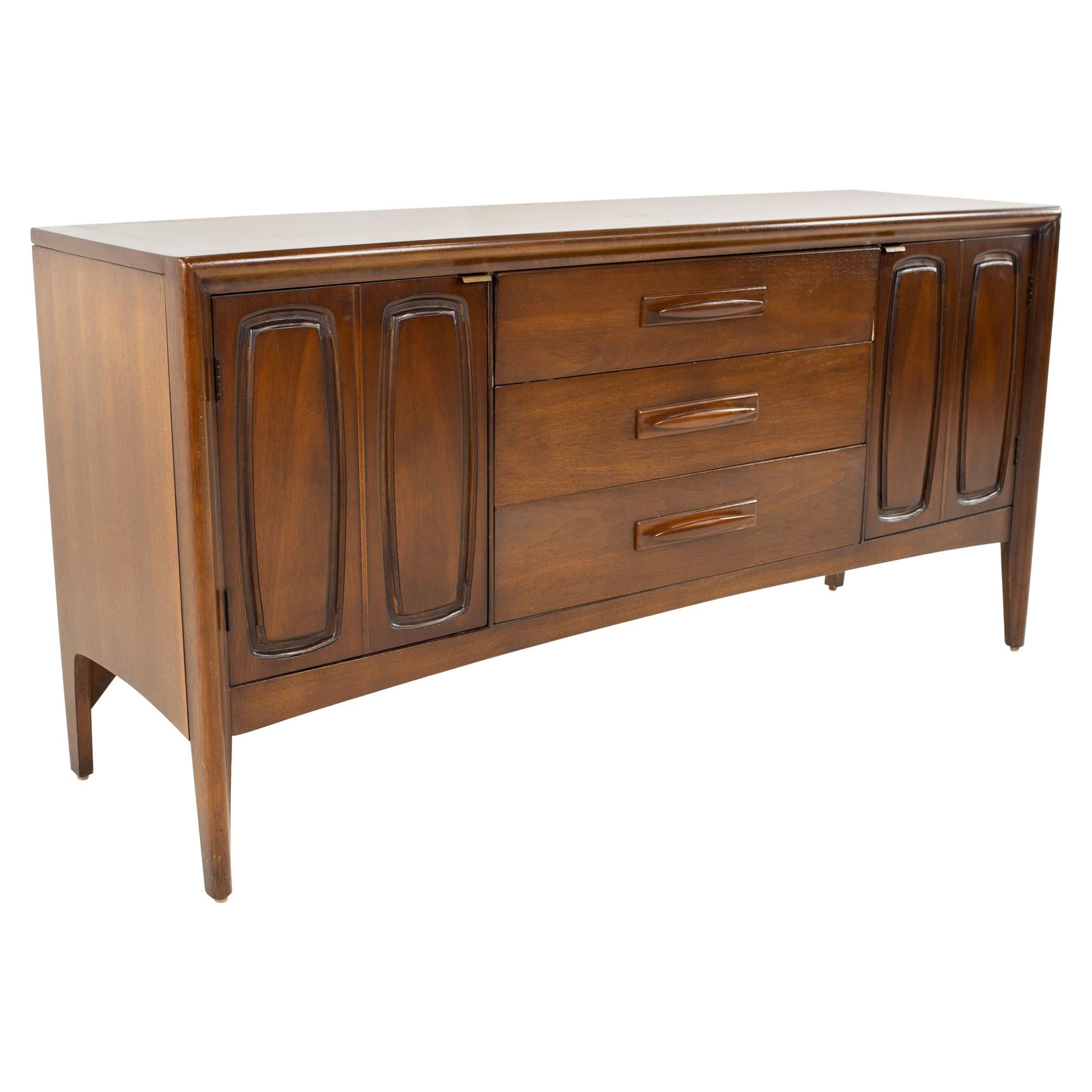 Restored Broyhill Emphasis Midcentury Walnut 9 Drawer Lowboy Dresser Credenza For Sale